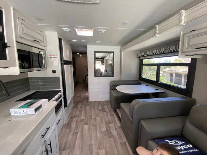 10 Best Luxury Motorhomes In Los Angeles, California Updated 2024