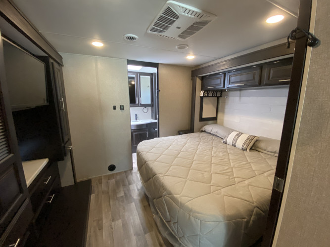 10 Best Luxury Motorhomes In Los Angeles, California Updated 2024