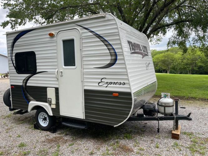 Perfect Camper For 2! CAN TOW WITH CAR OR SMALL SUV!