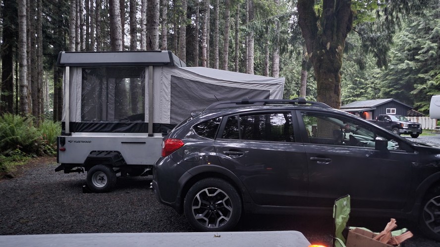 pop up camper rentals seattle | pet-friendly camper with pull-out bed