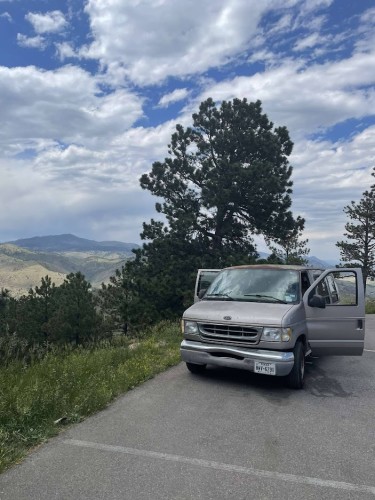 compact van for seven guests