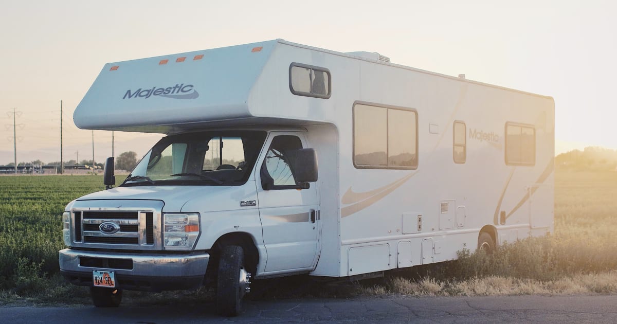 2008 Thor Motor Coach Four Winds Majestic Class C Rental in Provo, UT