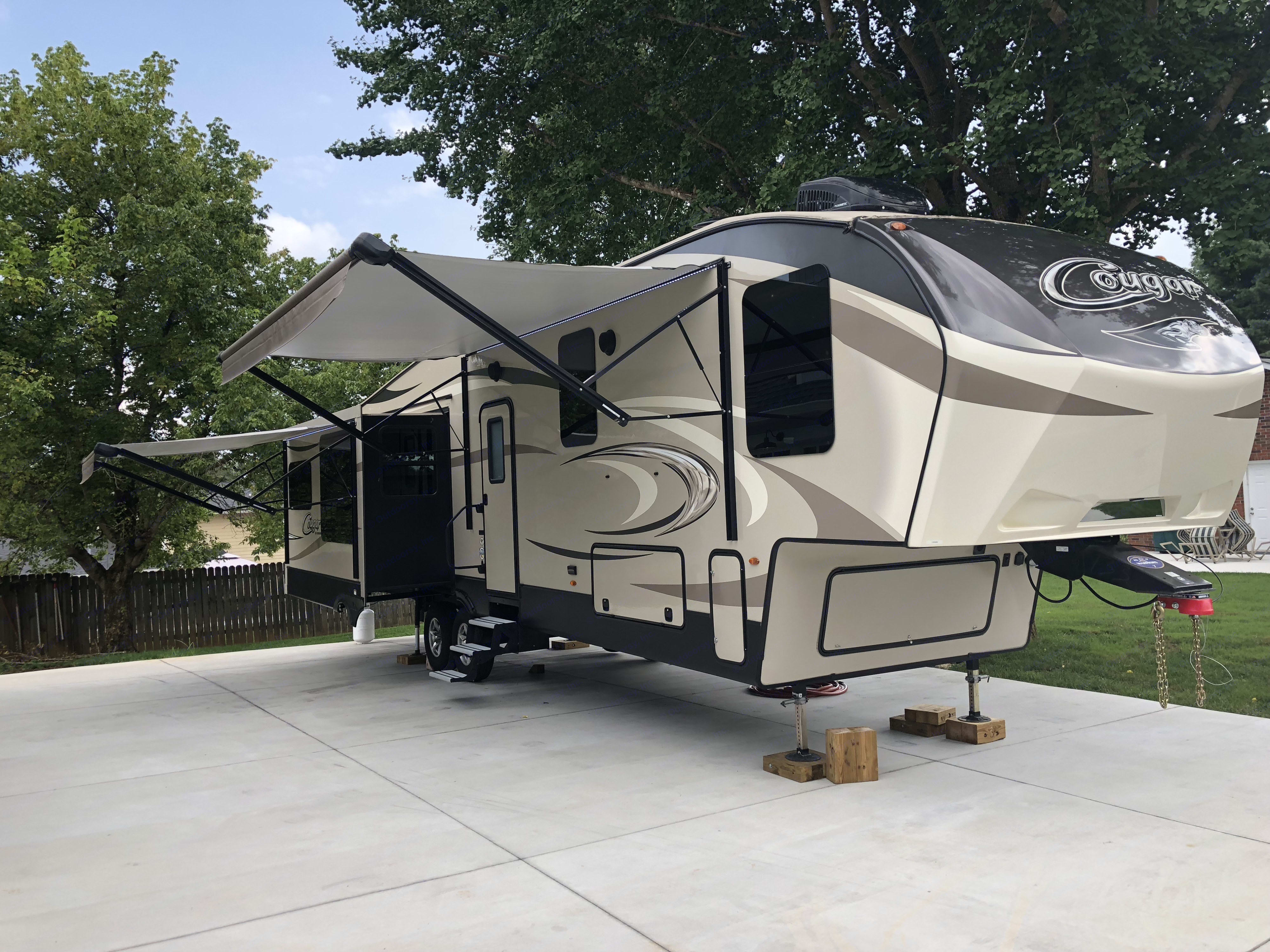 2018 Keystone Cougar Fifth-Wheel Rental in Knoxville, TN ...