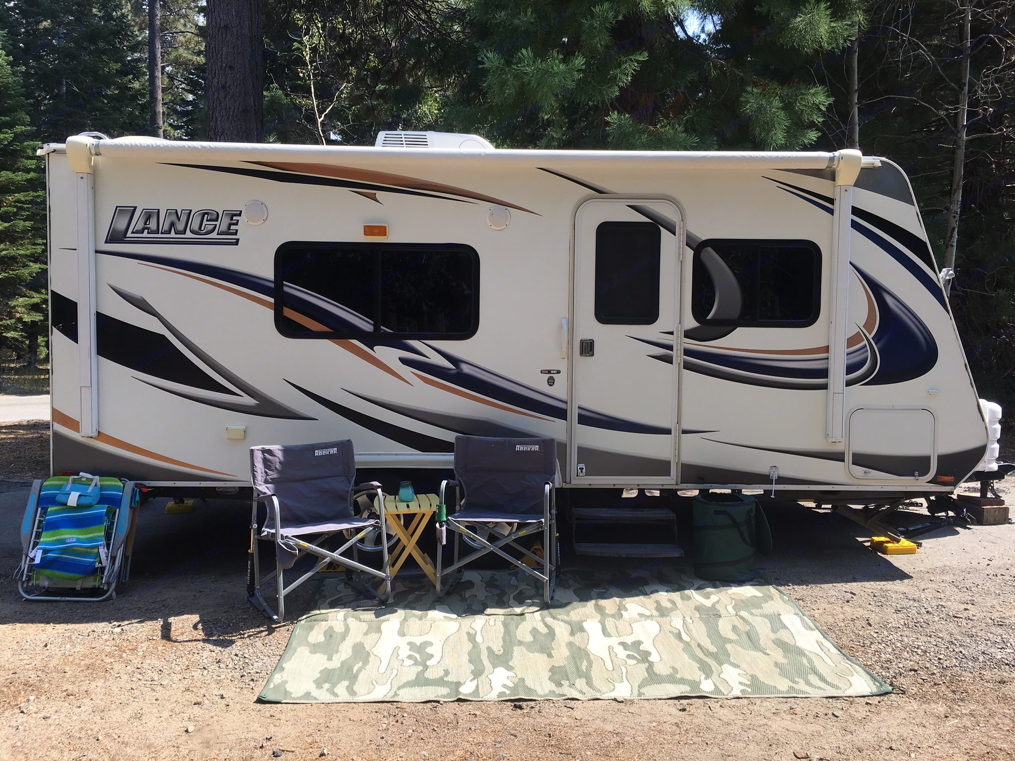 2010 Lance 1881 Trailer Rental in Nevada City, CA Outdoorsy