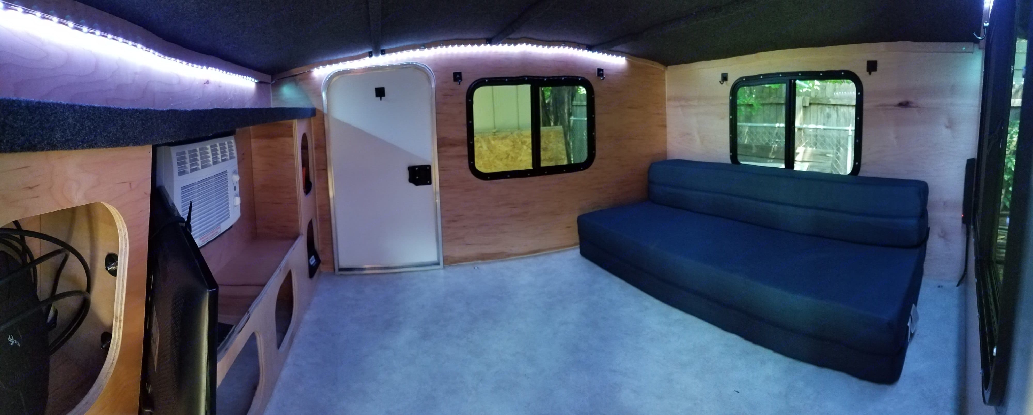2019 Runaway Campers Rangerunner Trailer Rental in COVINGTON, TX