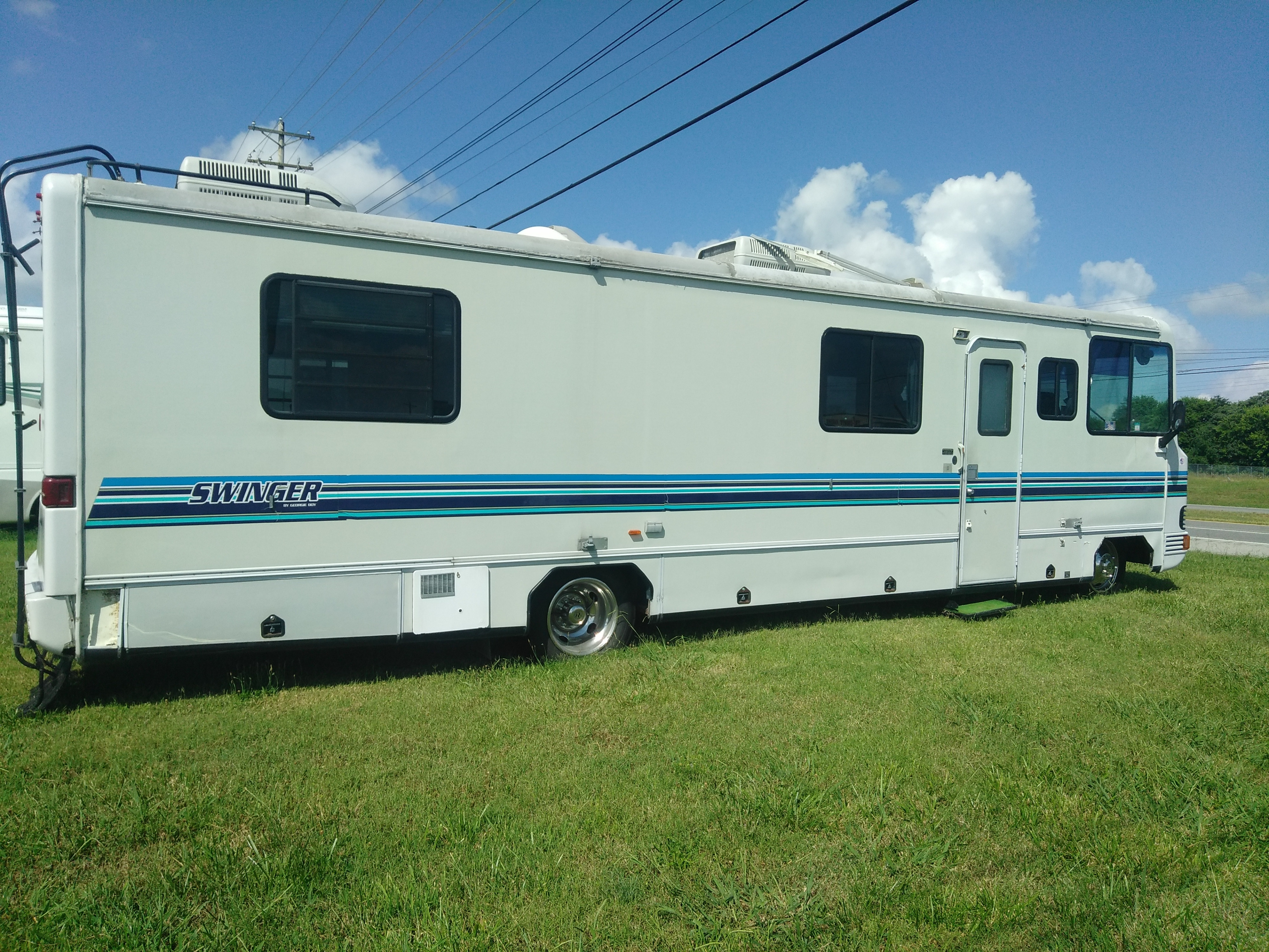 Photos 2003 Georgie Boy Swinger Class A Rental in Morristown, TN Outdoorsy