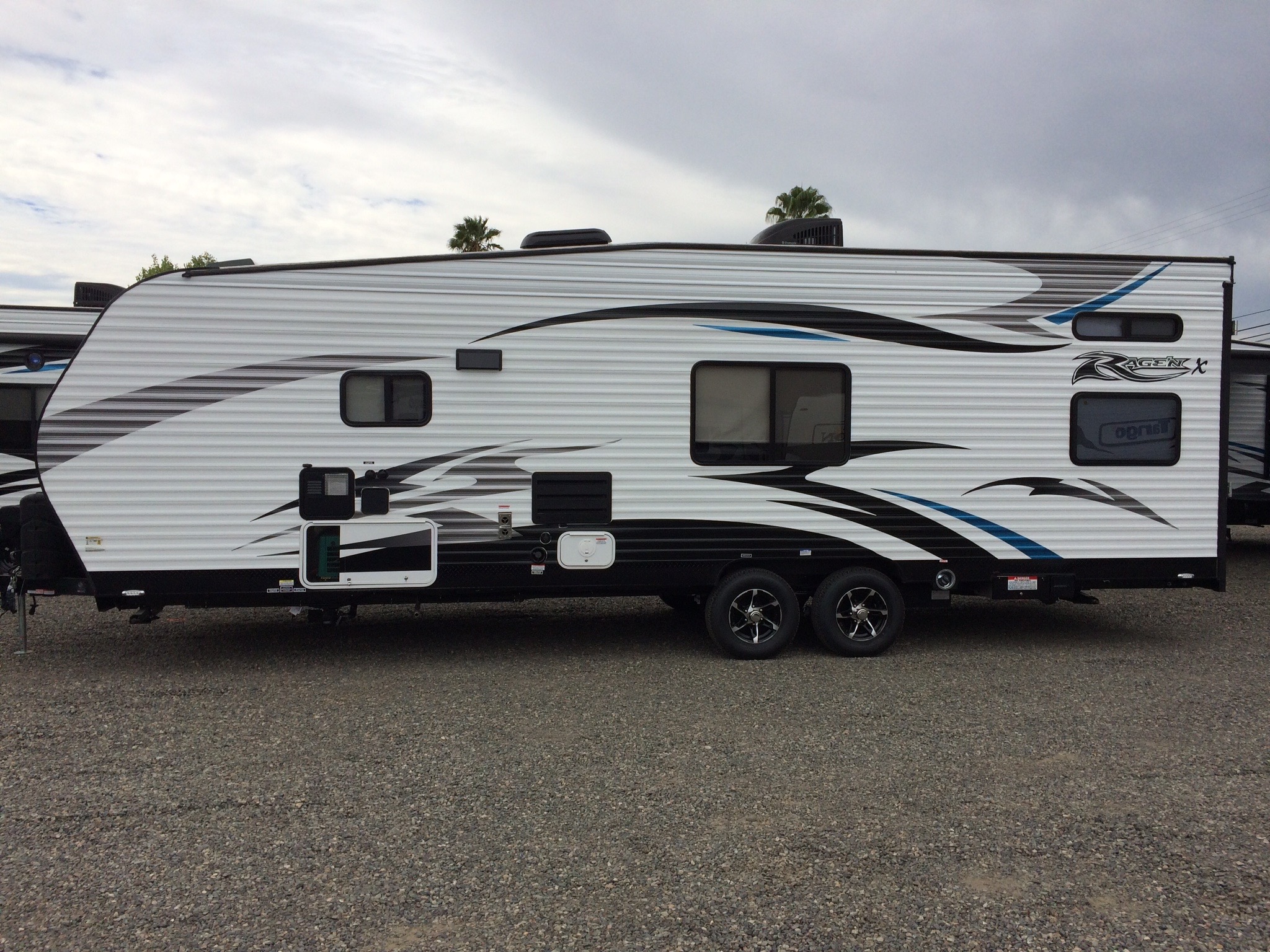 2016 rage n toy hauler