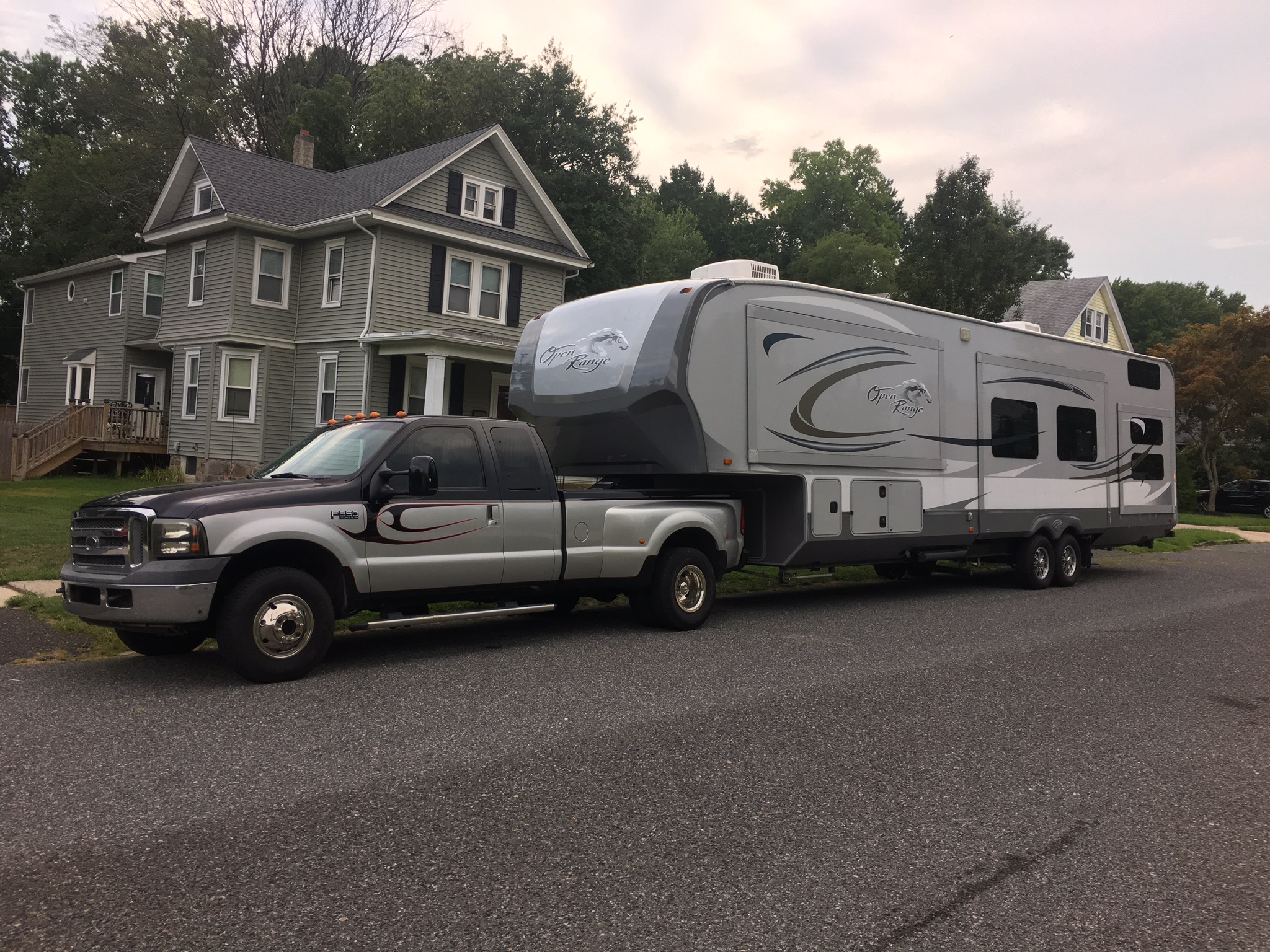 Fifth-wheel RV Rental 