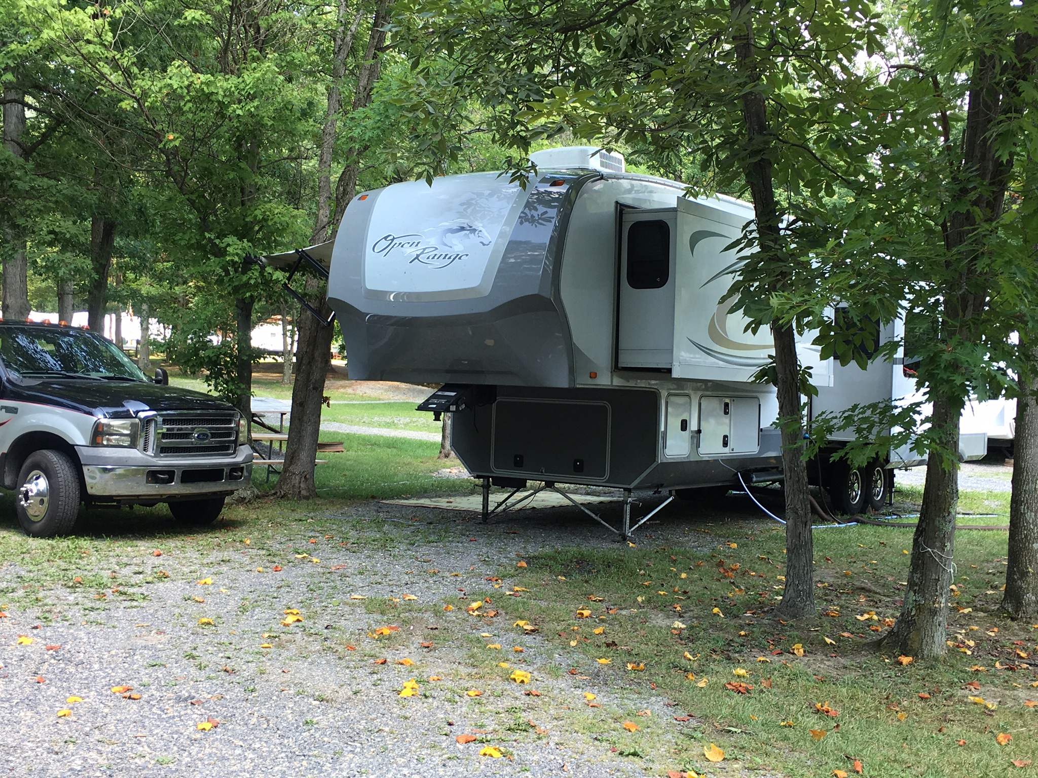 Fifth-wheel RV Rental 