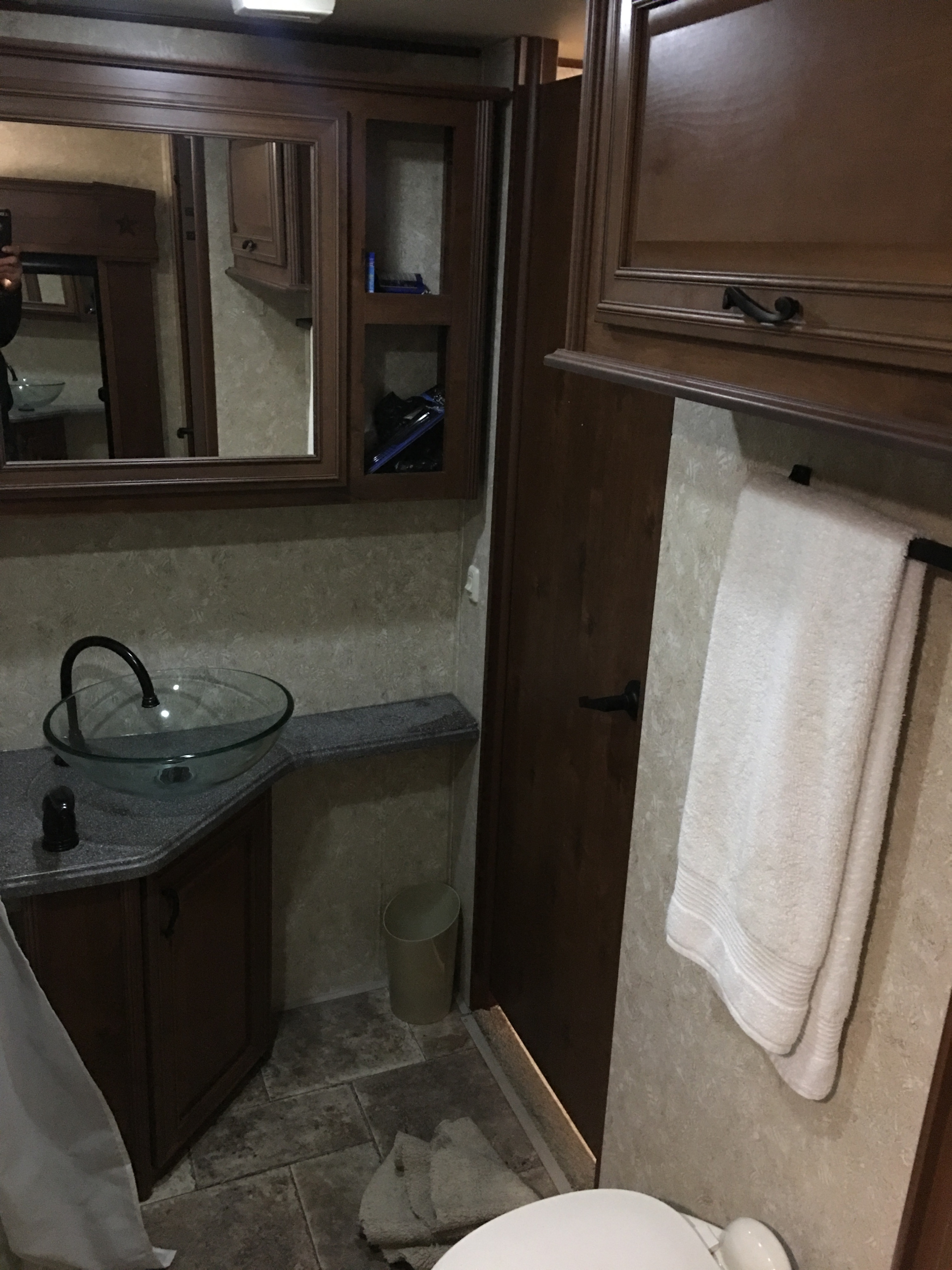 Fifth-wheel RV Rental 