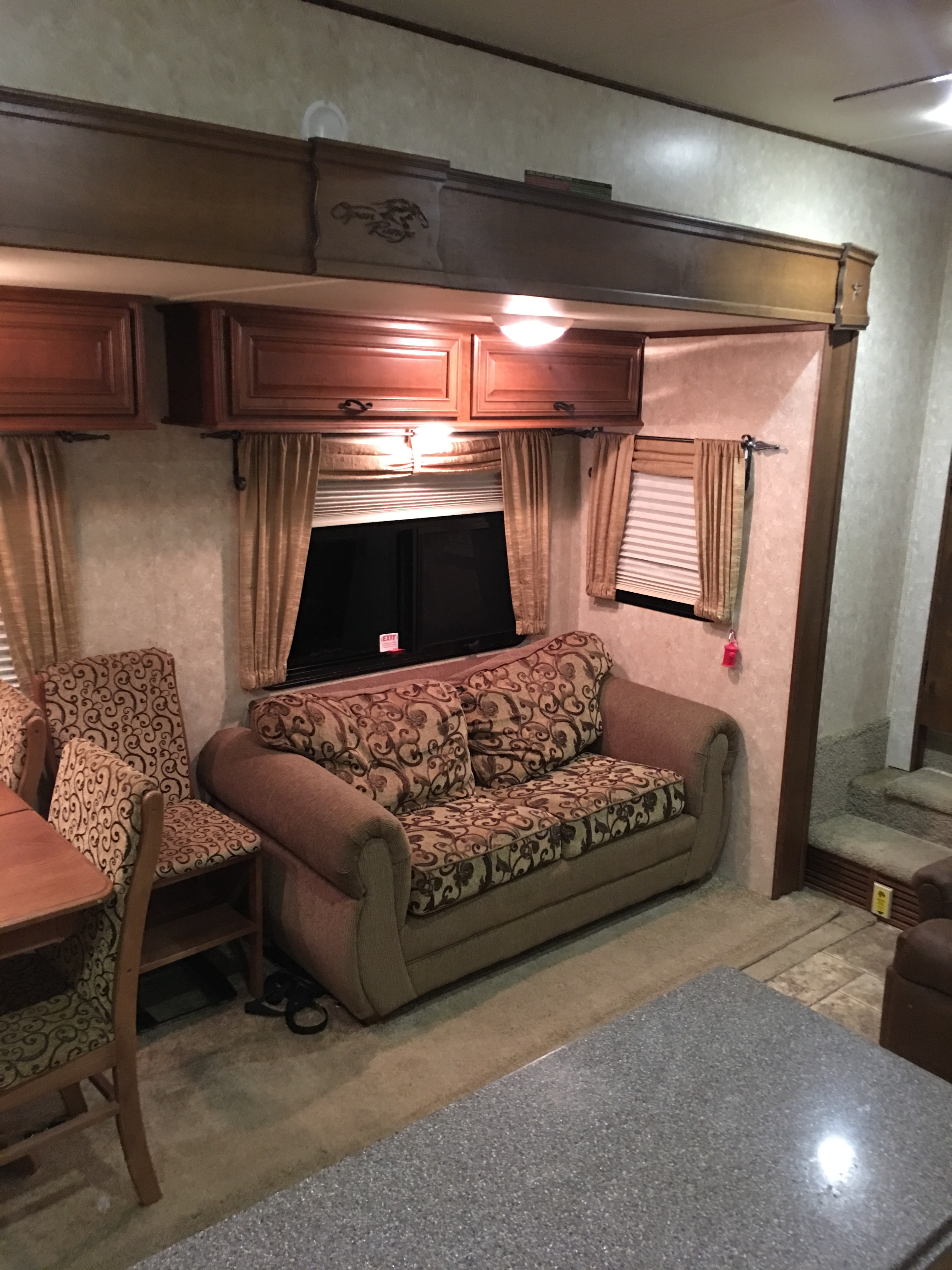 Fifth-wheel RV Rental 