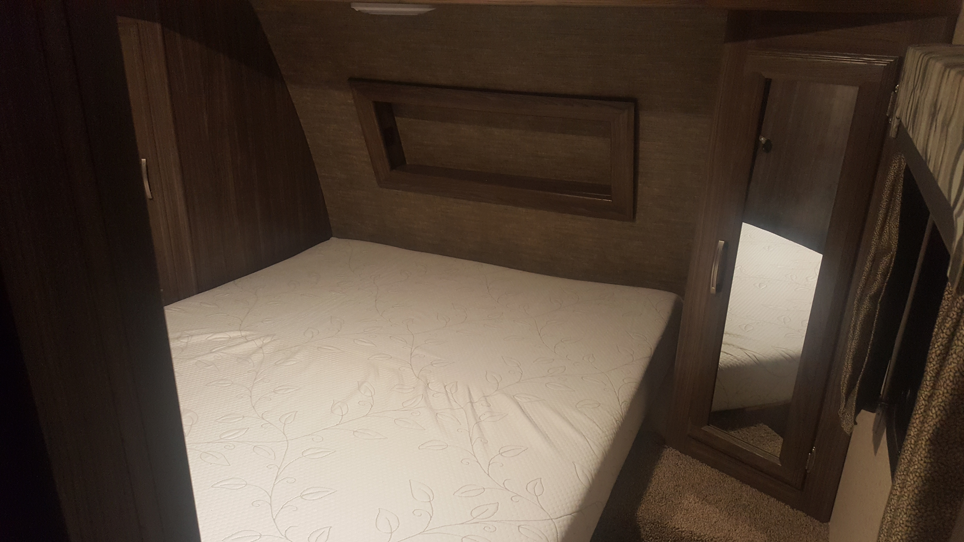 2017 Apex by Coachmen 300BHS Trailer Rental in Yankton, SD Outdoorsy