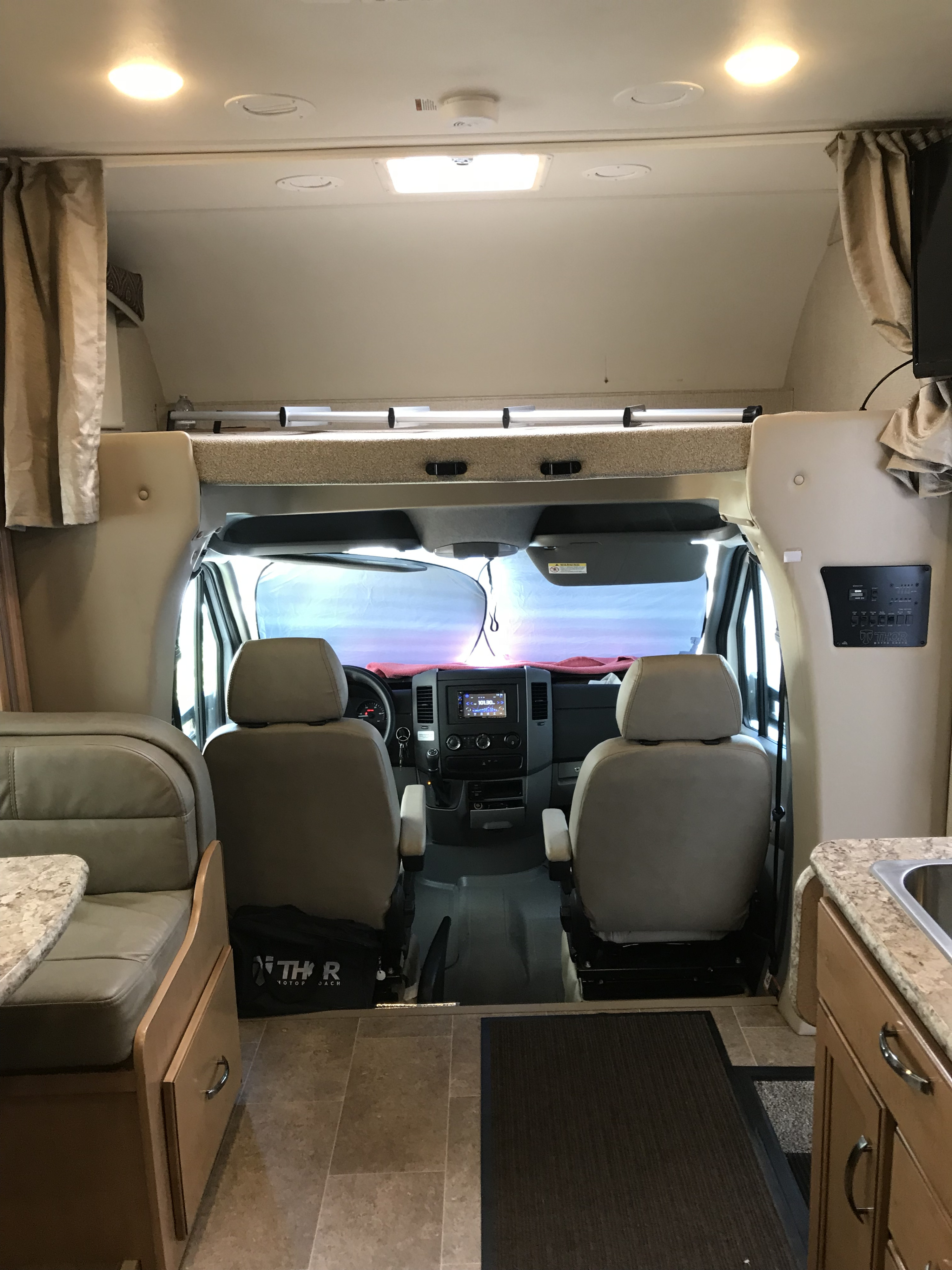 2017 Thor Motor Coach Chateau