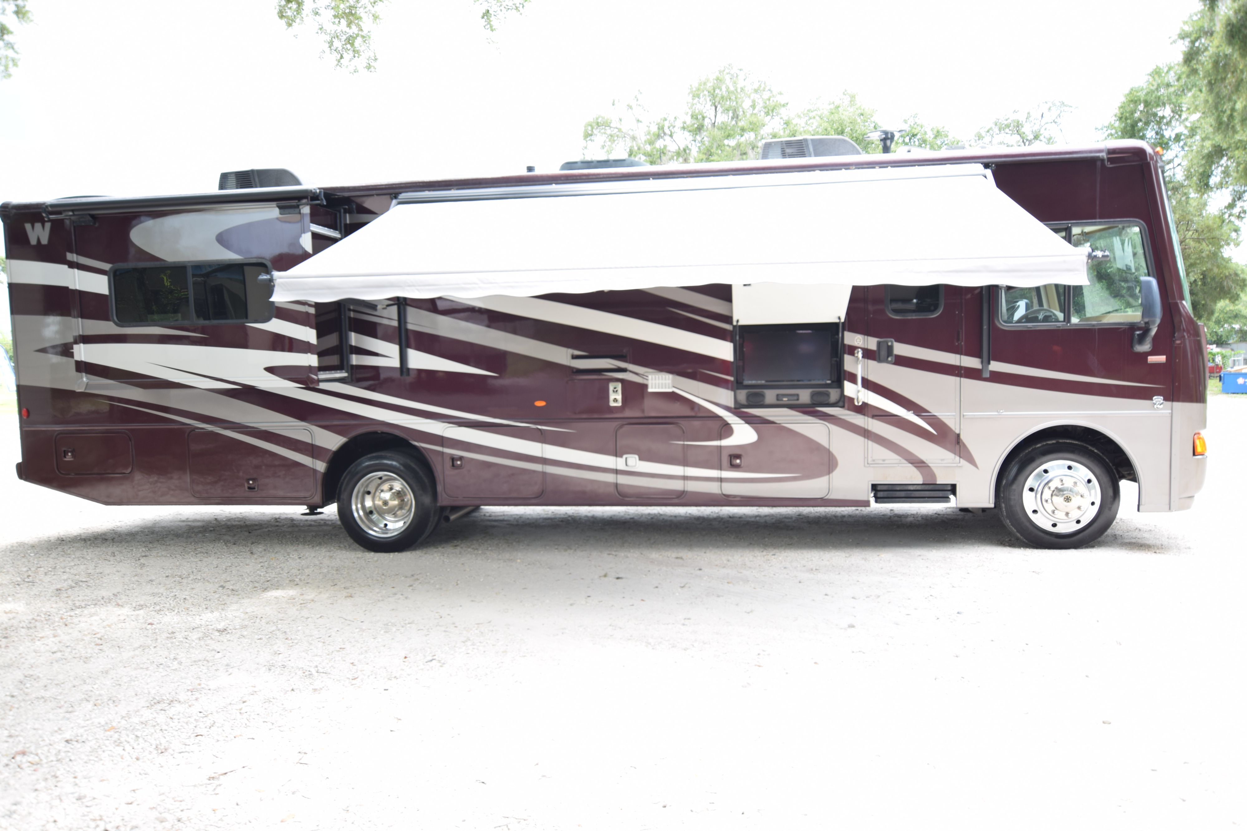 2014 Winnebago Vista 35f Class A Rental In Tampa Fl Outdoorsy