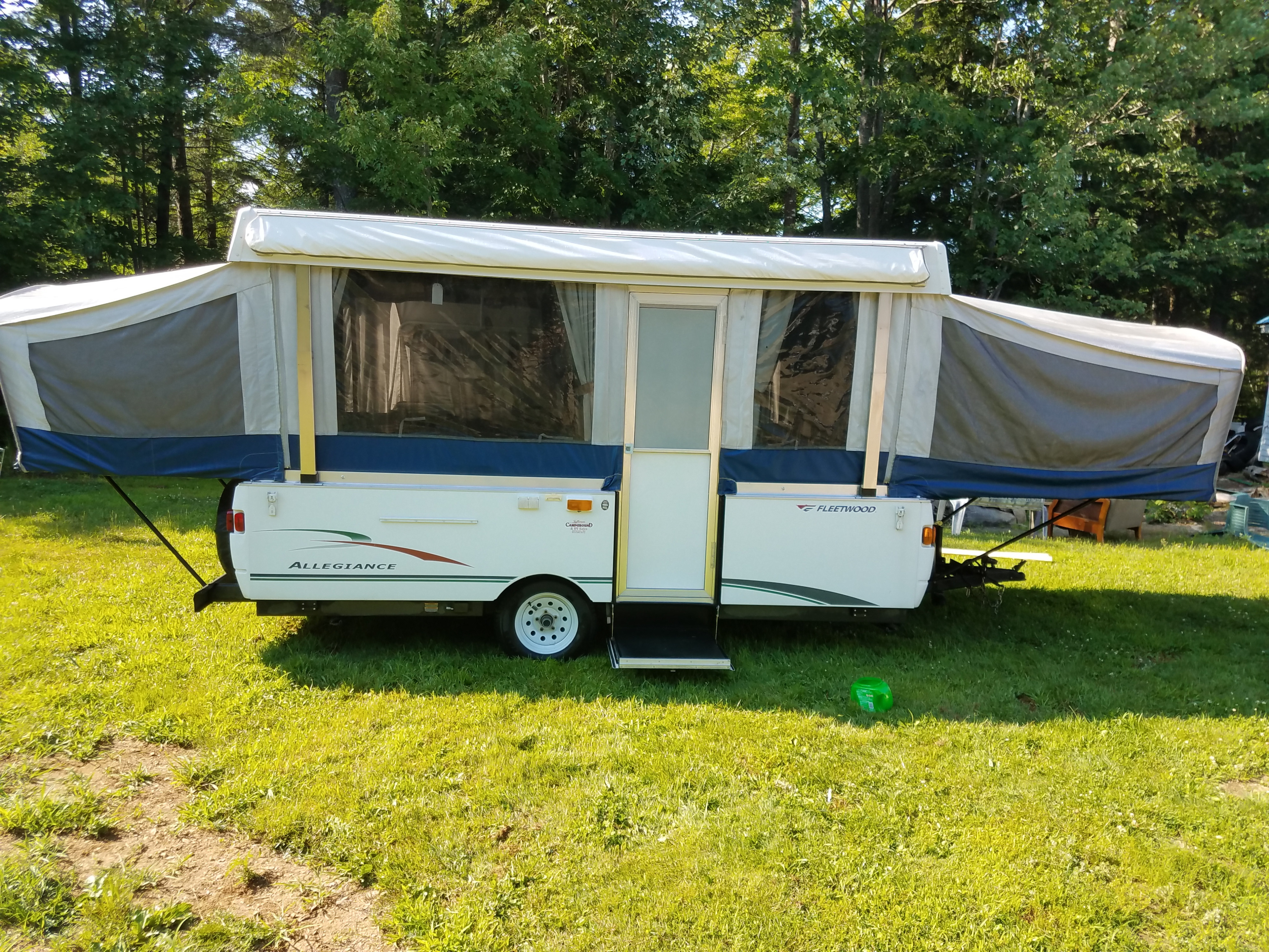 2005 Fleetwood American Allegiance Travel trailer Rental in Chelsea ME Outdoorsy
