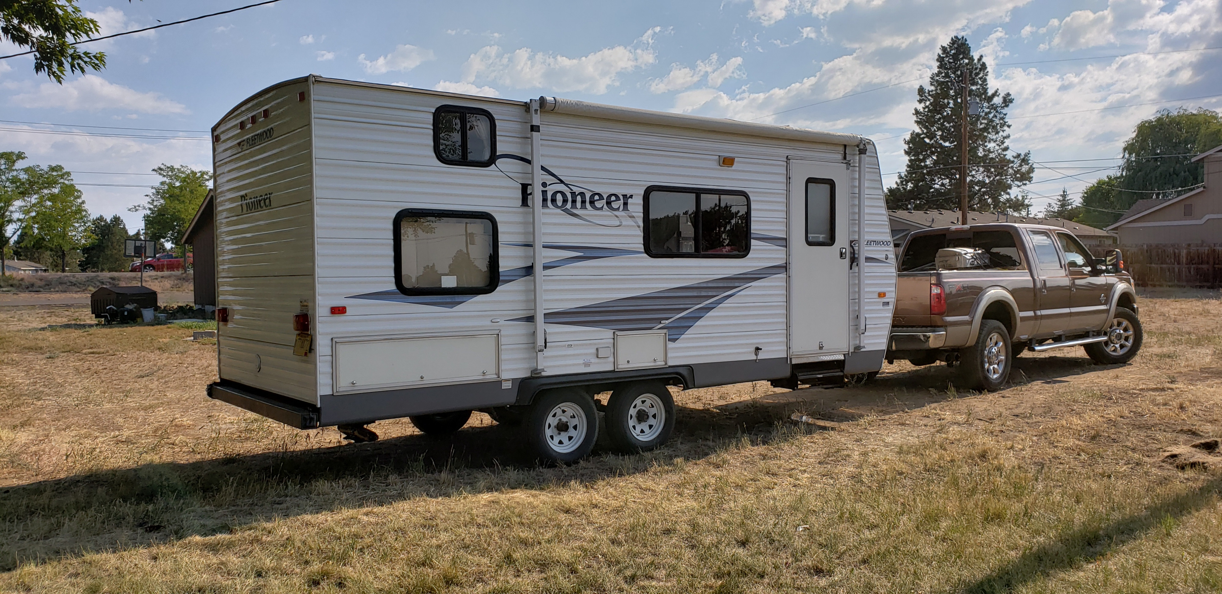 2006 Fleetwood Pioneer Travel Trailer Rental in Bend, OR | Outdoorsy