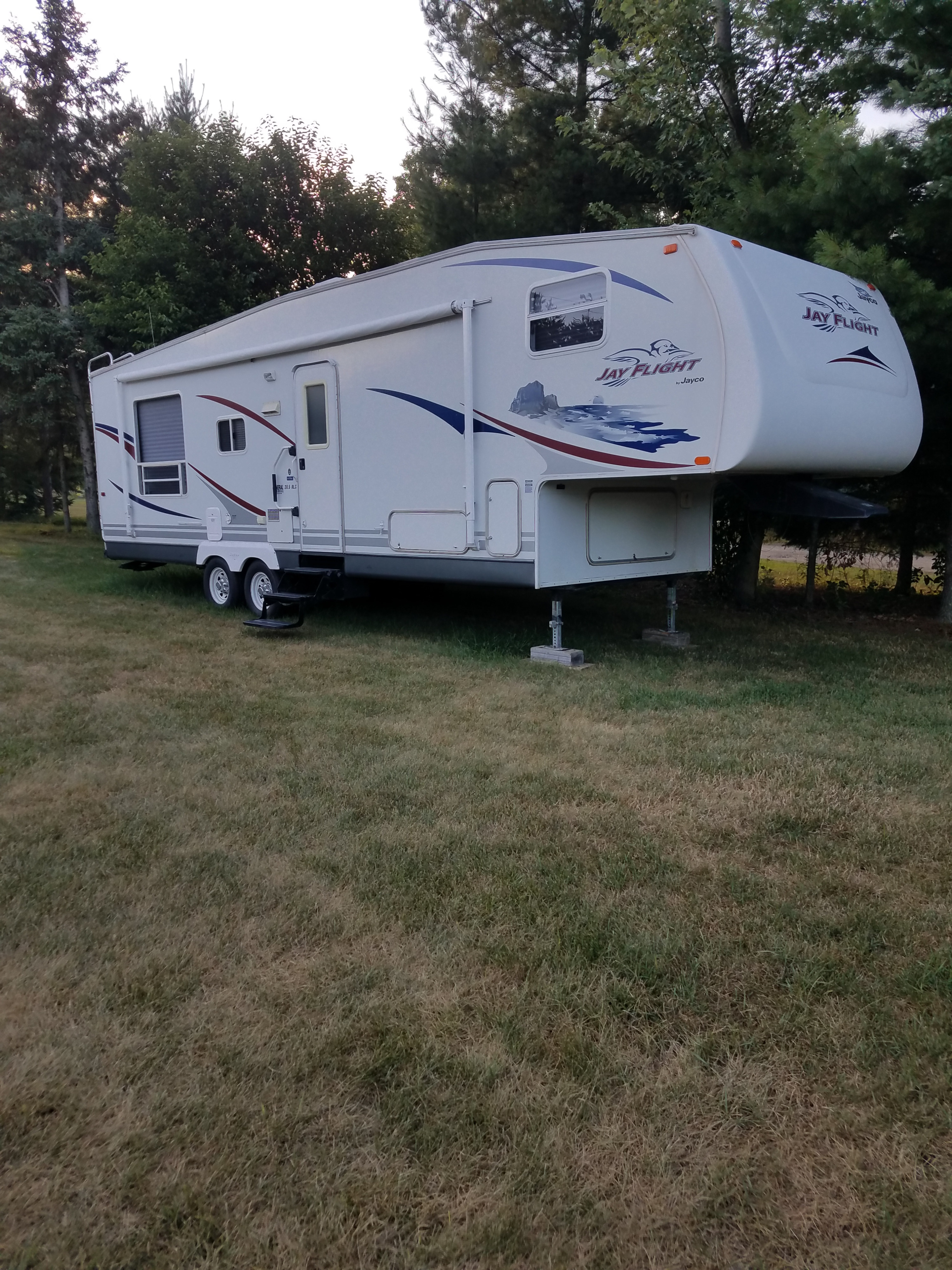 2008 Jayco Jay Flight FifthWheel Rental in Fowlerville, MI Outdoorsy