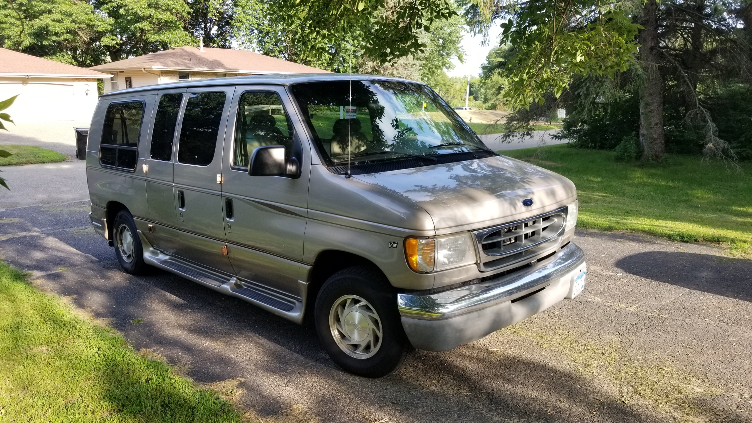 2001 ford econoline van