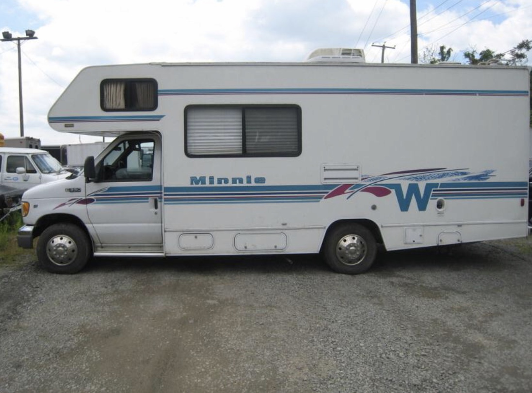 1999 Winnebago Minnie Winnie Class C Rental in Denver, CO Outdoorsy
