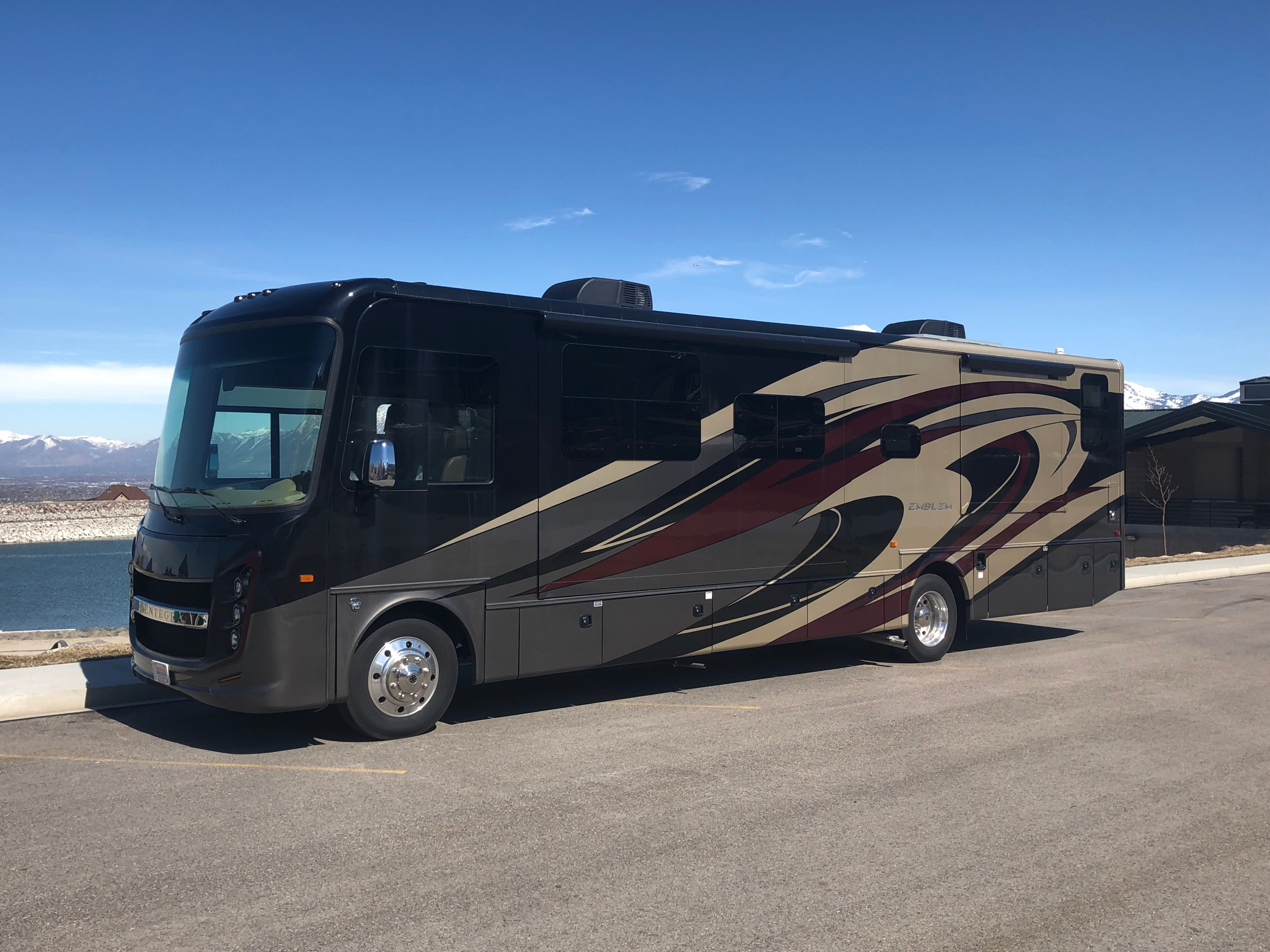 Photos | 2019 Entegra Coach Emblem Class A Rental in Herriman, UT |  Outdoorsy