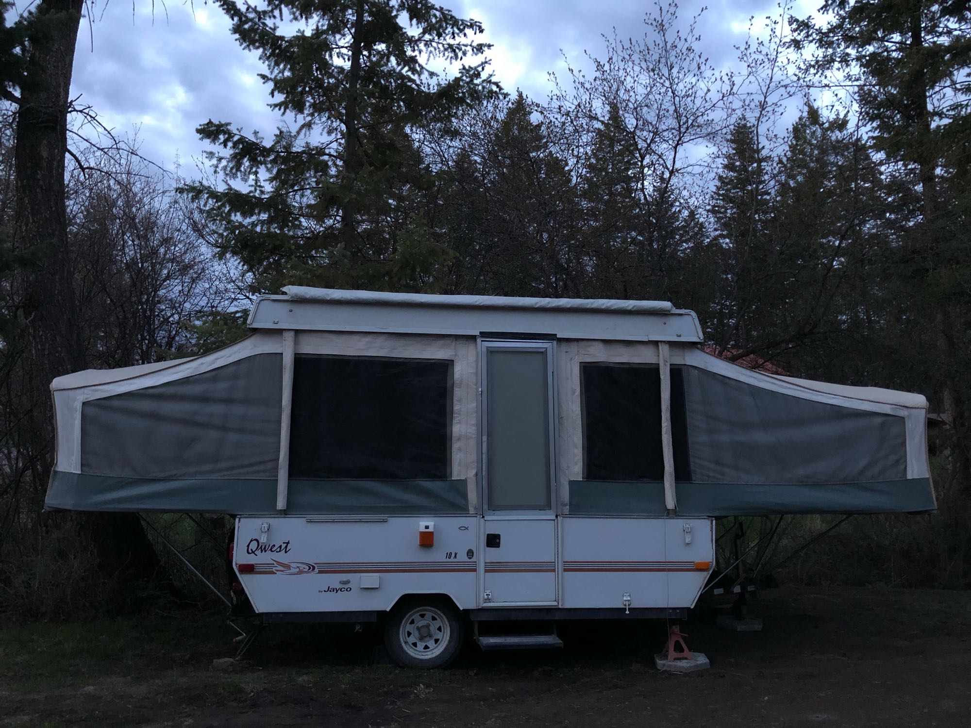 2001 Jayco Qwest Folding Trailer Rental in Whitefish, MT Outdoorsy