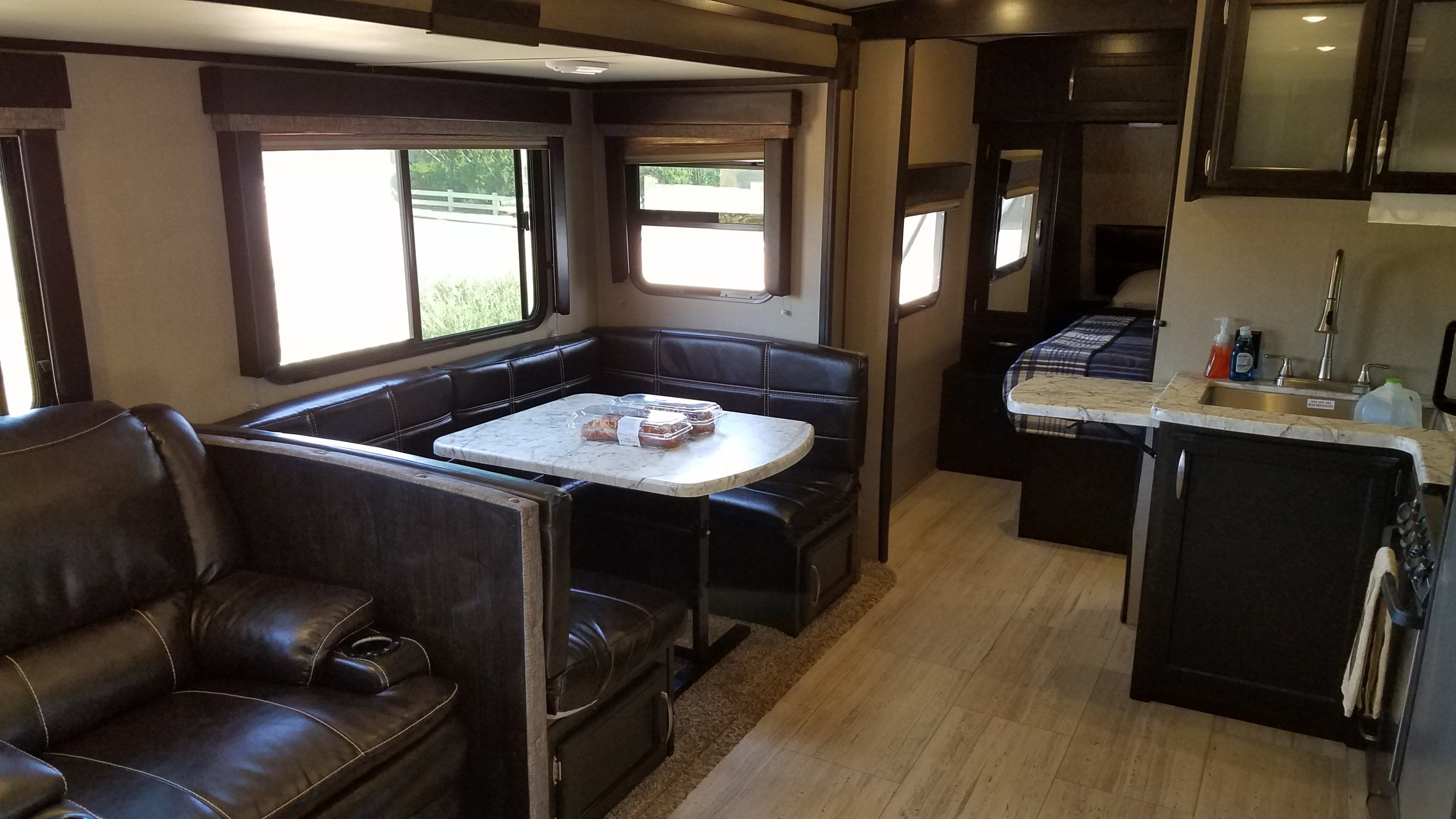 Travel trailer RV Rental 