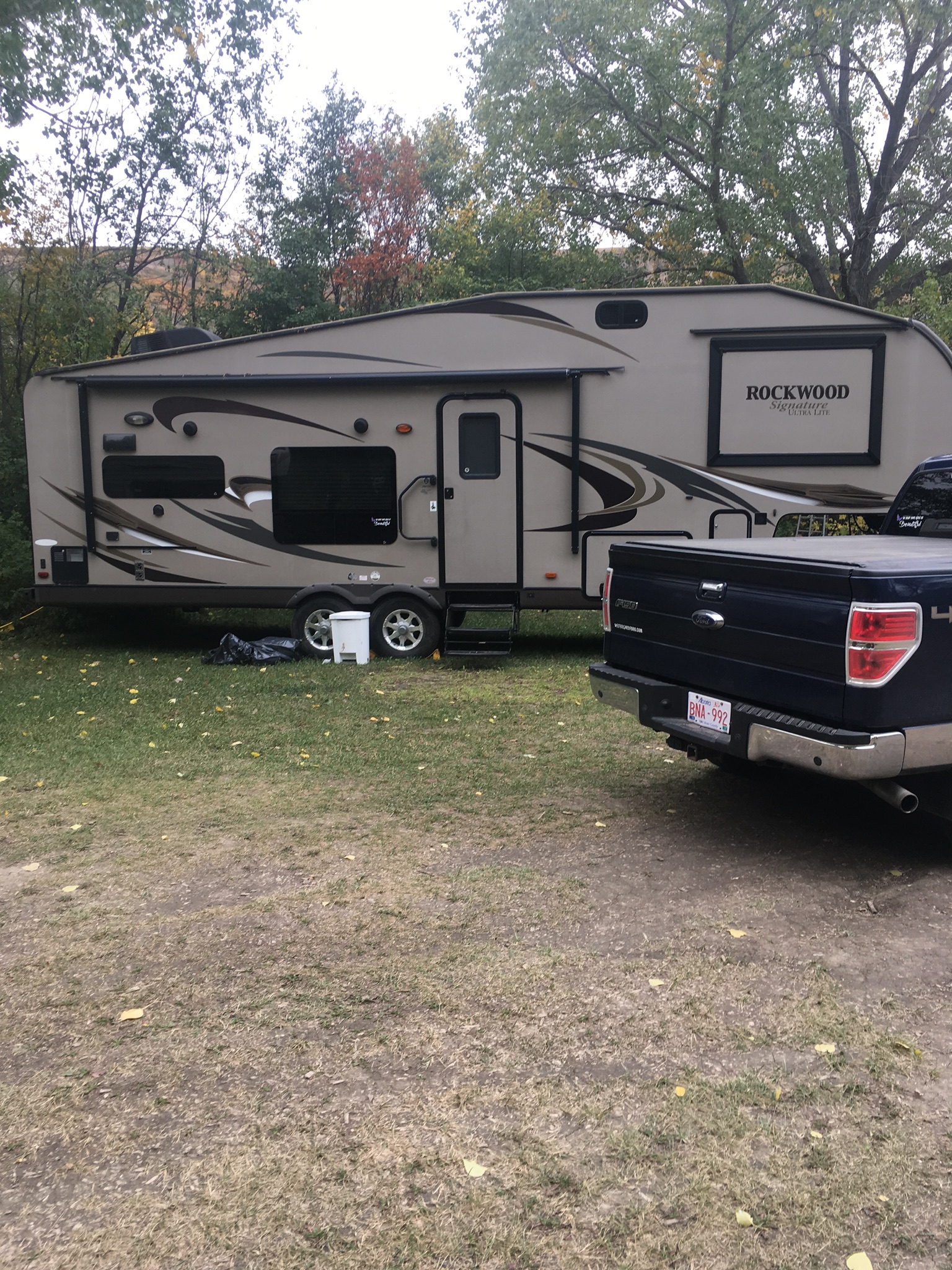 2012 rockwood signaturelight FifthWheel Rental in Drumheller, AB