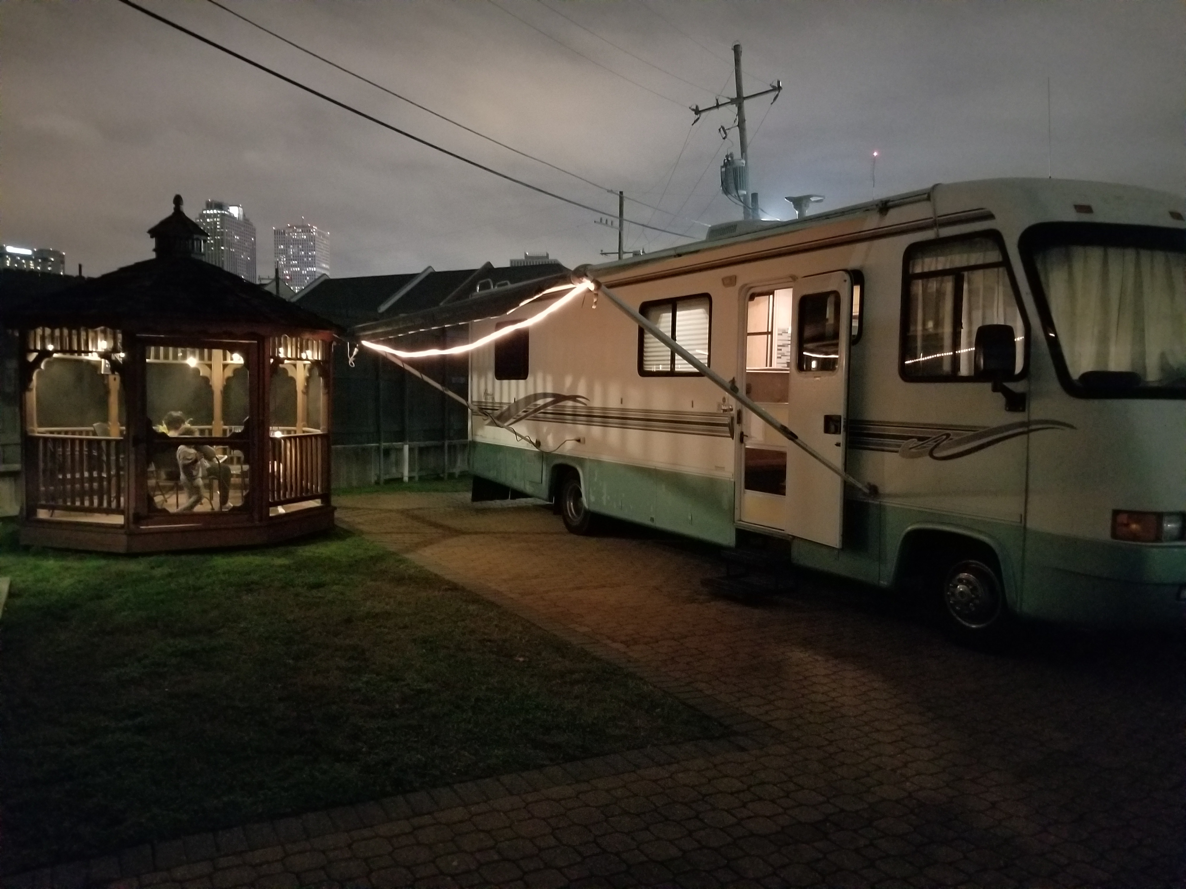 1997 Georgie Boy Cruise Master Class A Rental in Lyons, IL Outdoorsy