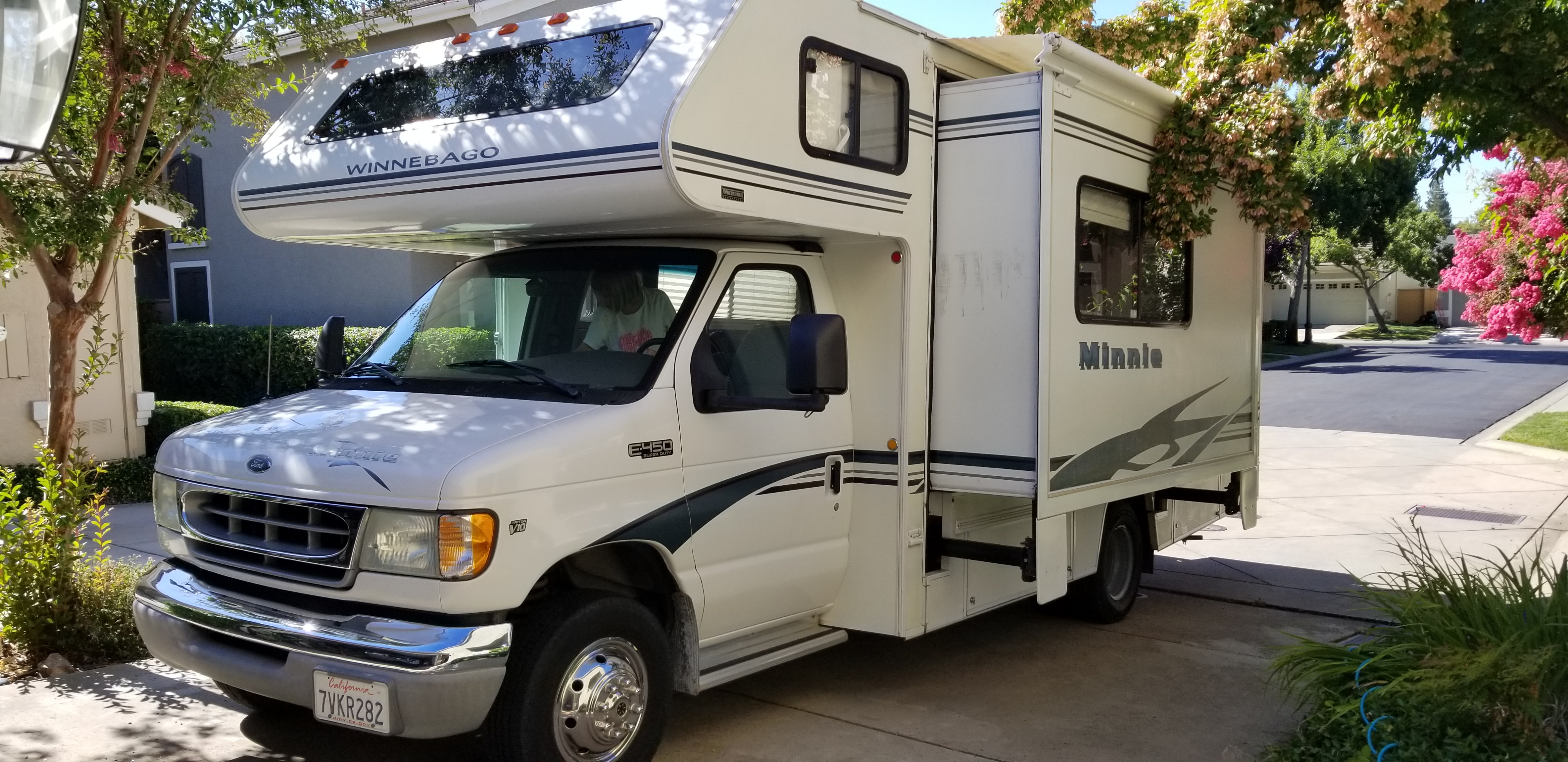 2002 Winnebago Minnie Class C Rental in Folsom, CA | Outdoorsy