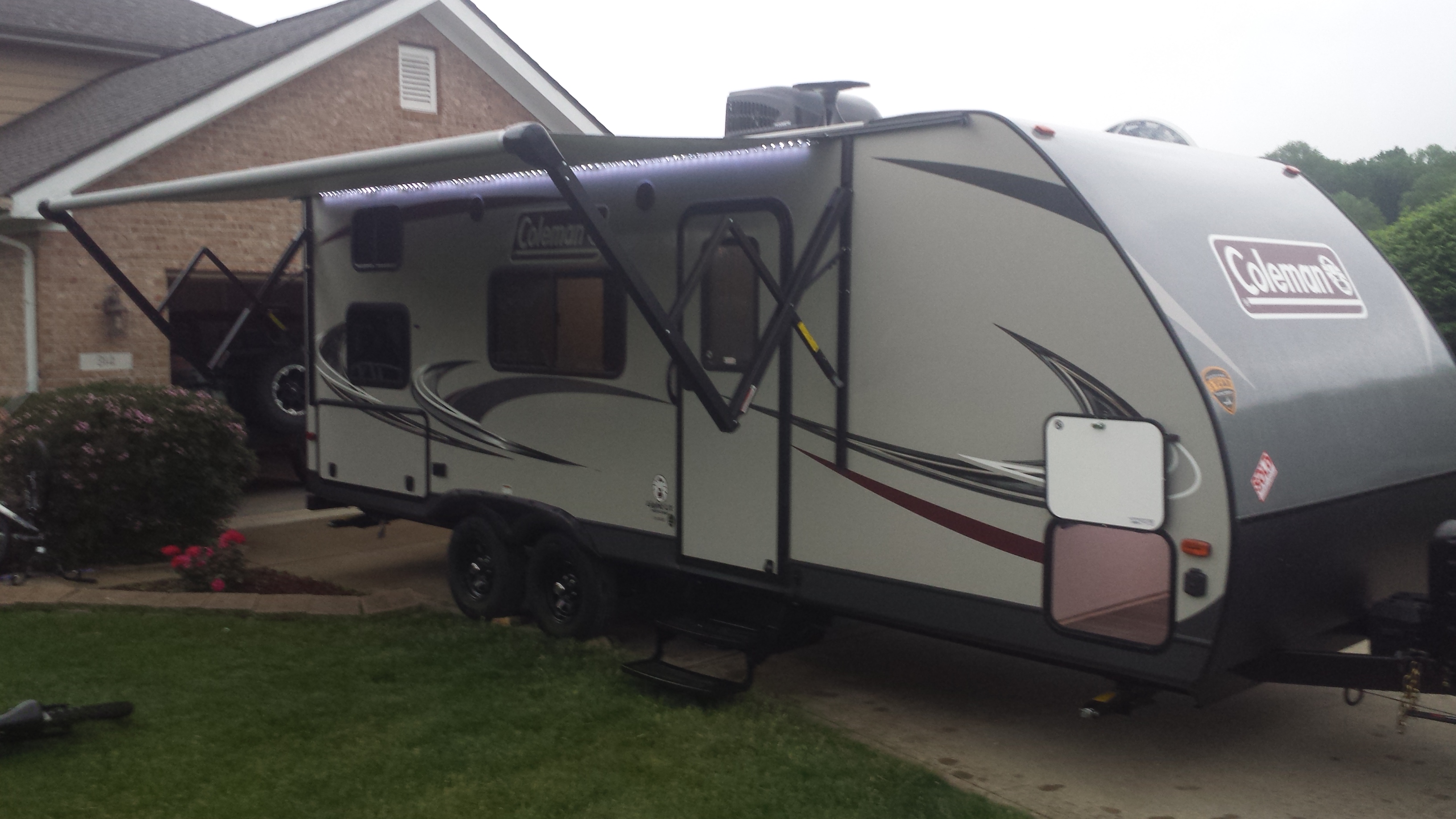 2018 Coleman Keystone Coleman Light LX 2125BH Trailer Rental in