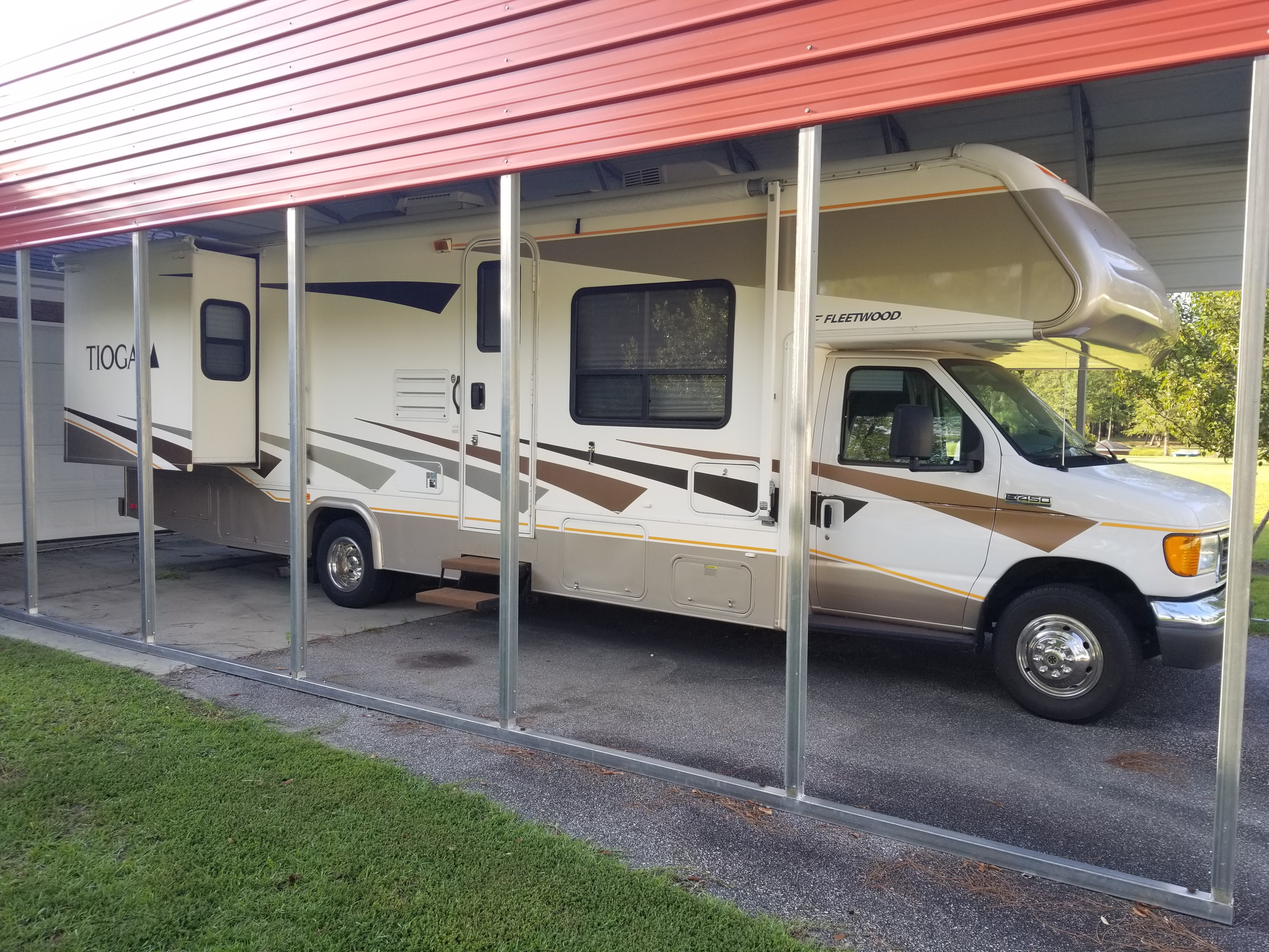 Well kept low mileage Fleetwood Tioga 31'