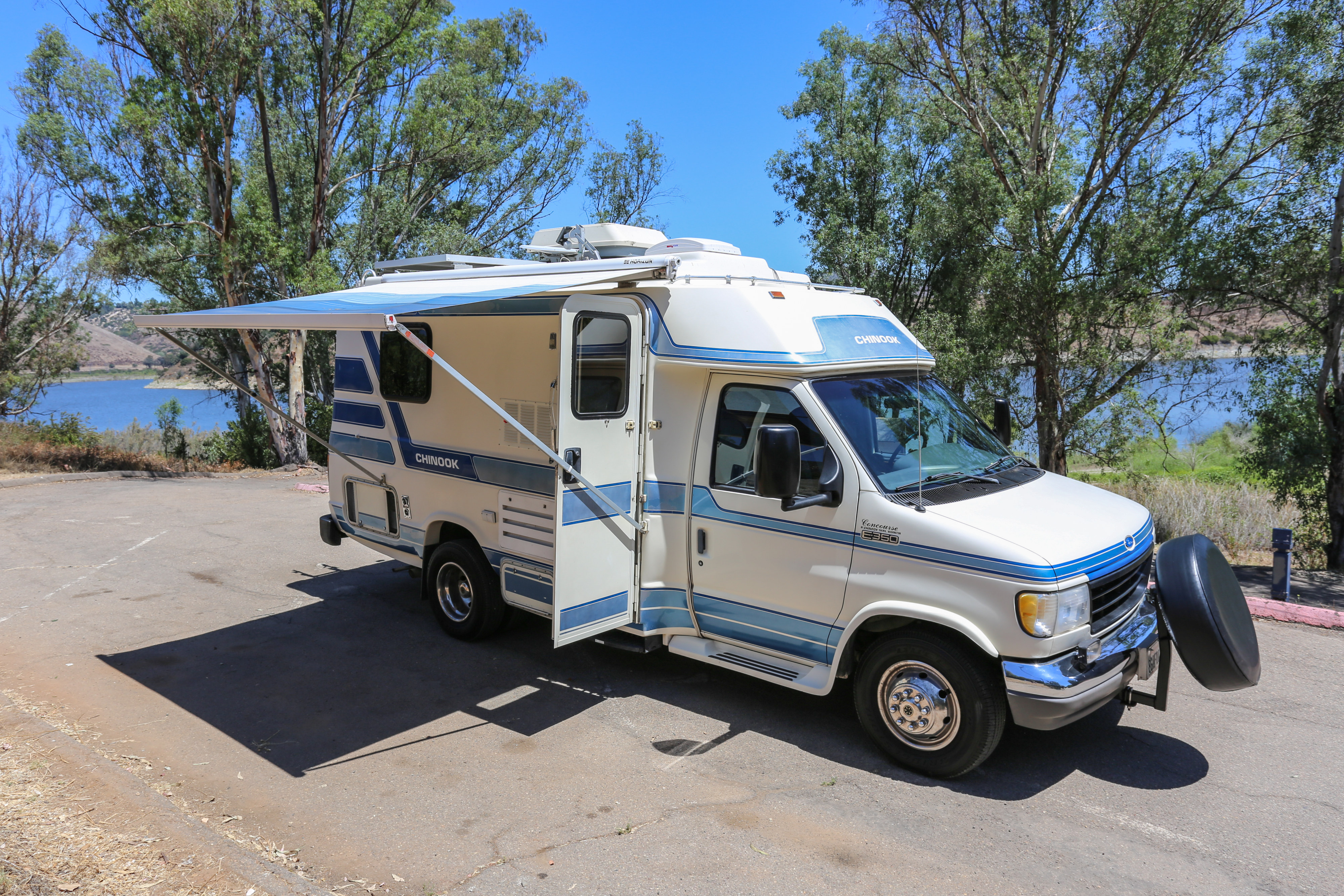 1995 Chinook Concourse Xl Class C Al In Escondido Ca Outdoorsy