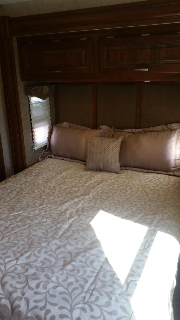 Master bed (Queen). Forest River Georgetown 2014