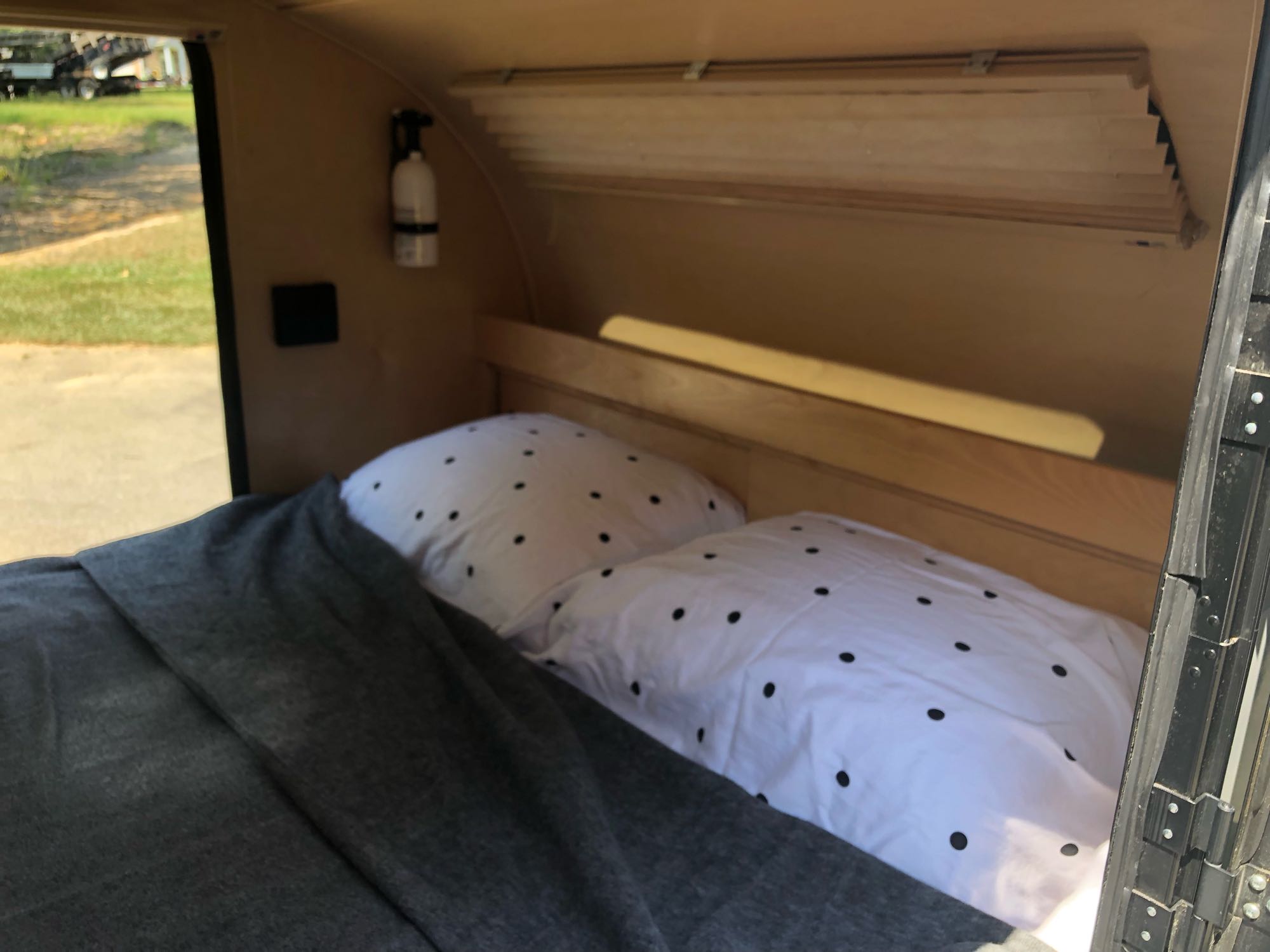 Standard queen sheets fit.. Little Guy Silver Shadow 2015