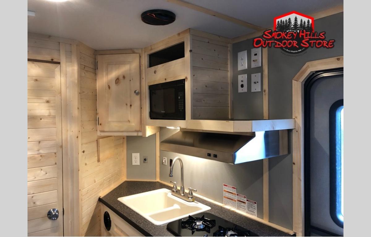 Photos | 2019 Ice Castle Fish Houses Rv edition itasica vaction series  Travel Trailer Rental in Deer River, MN | Outdoorsy