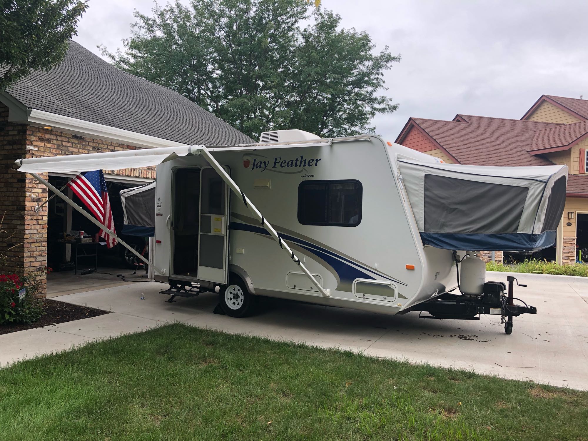 2010 Jayco Jay Feather Exp Trailer Rental in West Des Moines, IA