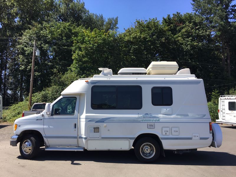 1997 Chinook Concourse Xl Class C Rental in Fountain Valley, CA