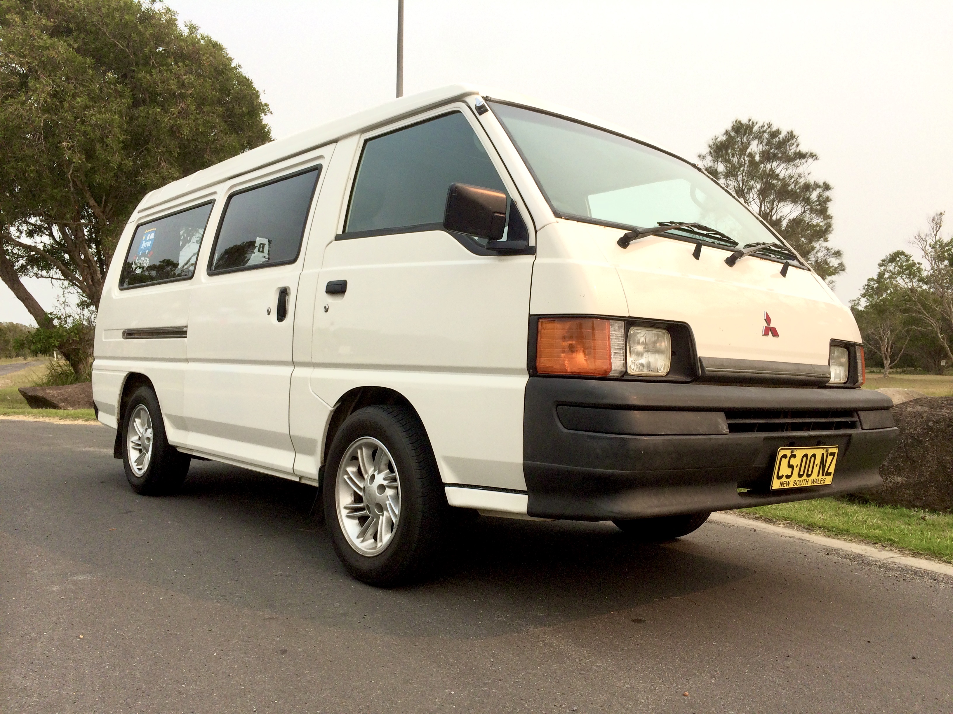 mitsubishi express sj