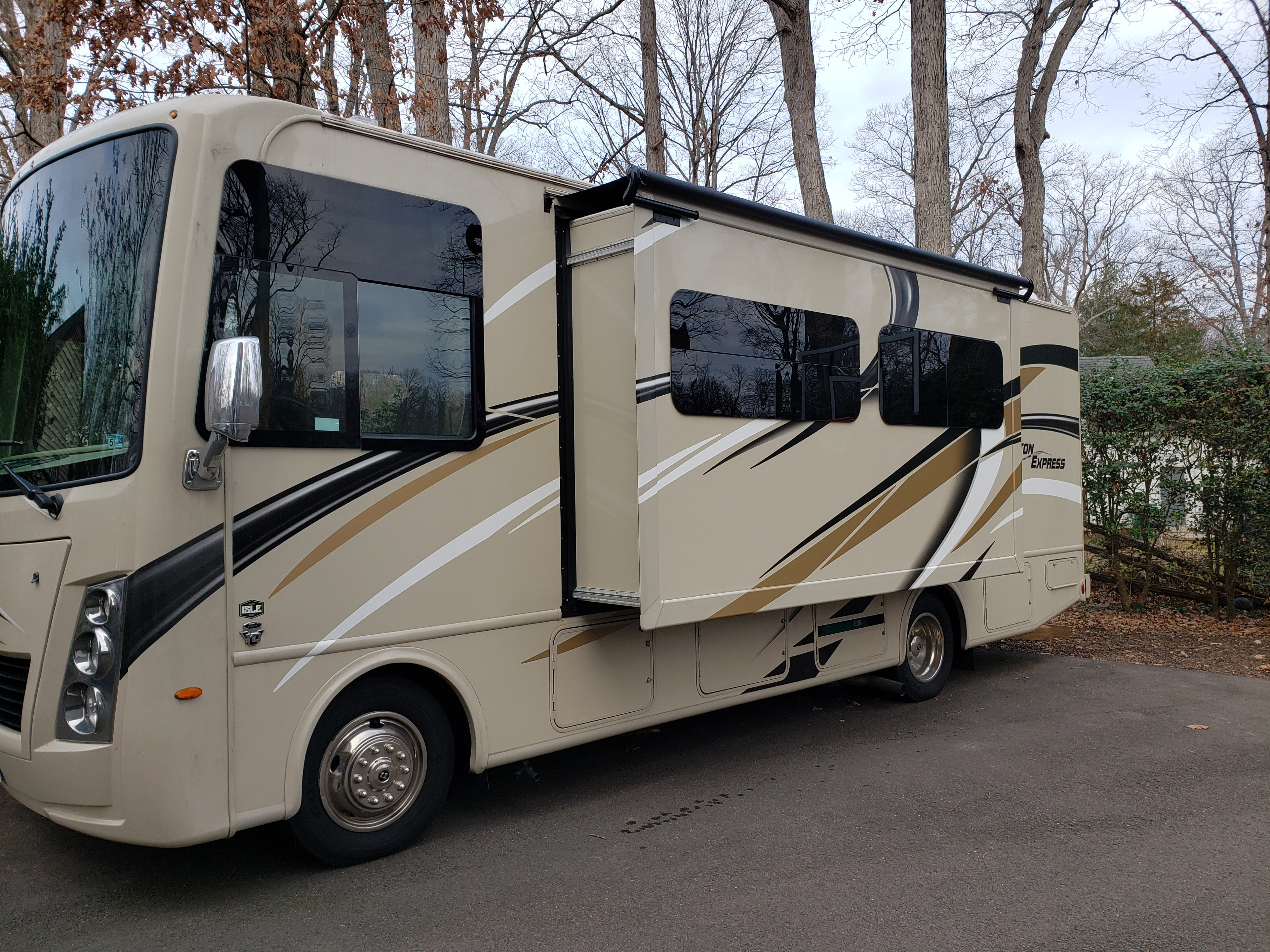 2019 Thor Motor Coach Freedom Traveler Class A Rental in Falls Church ...