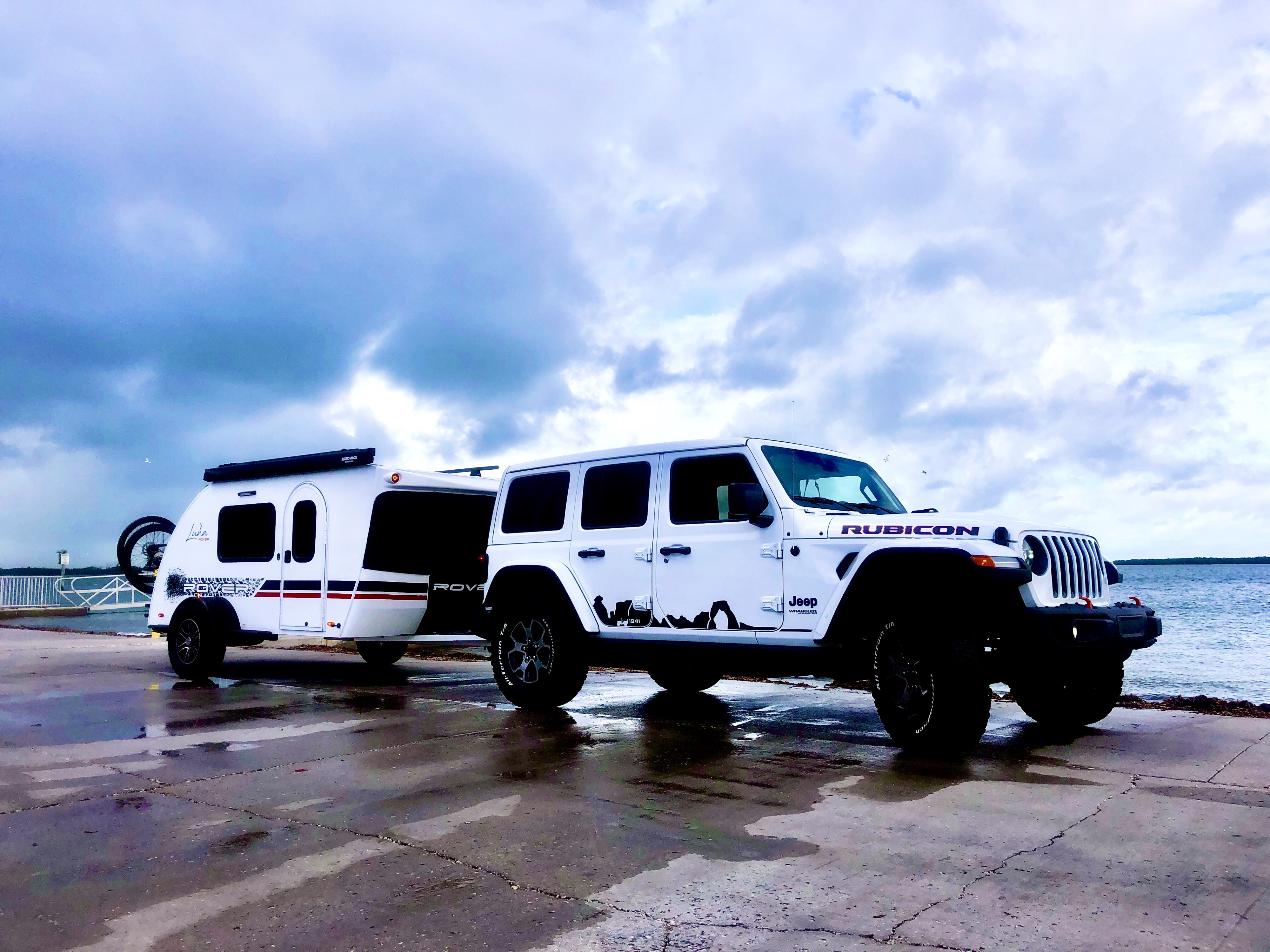 ROVER RV - “Look at me! Rent me!”