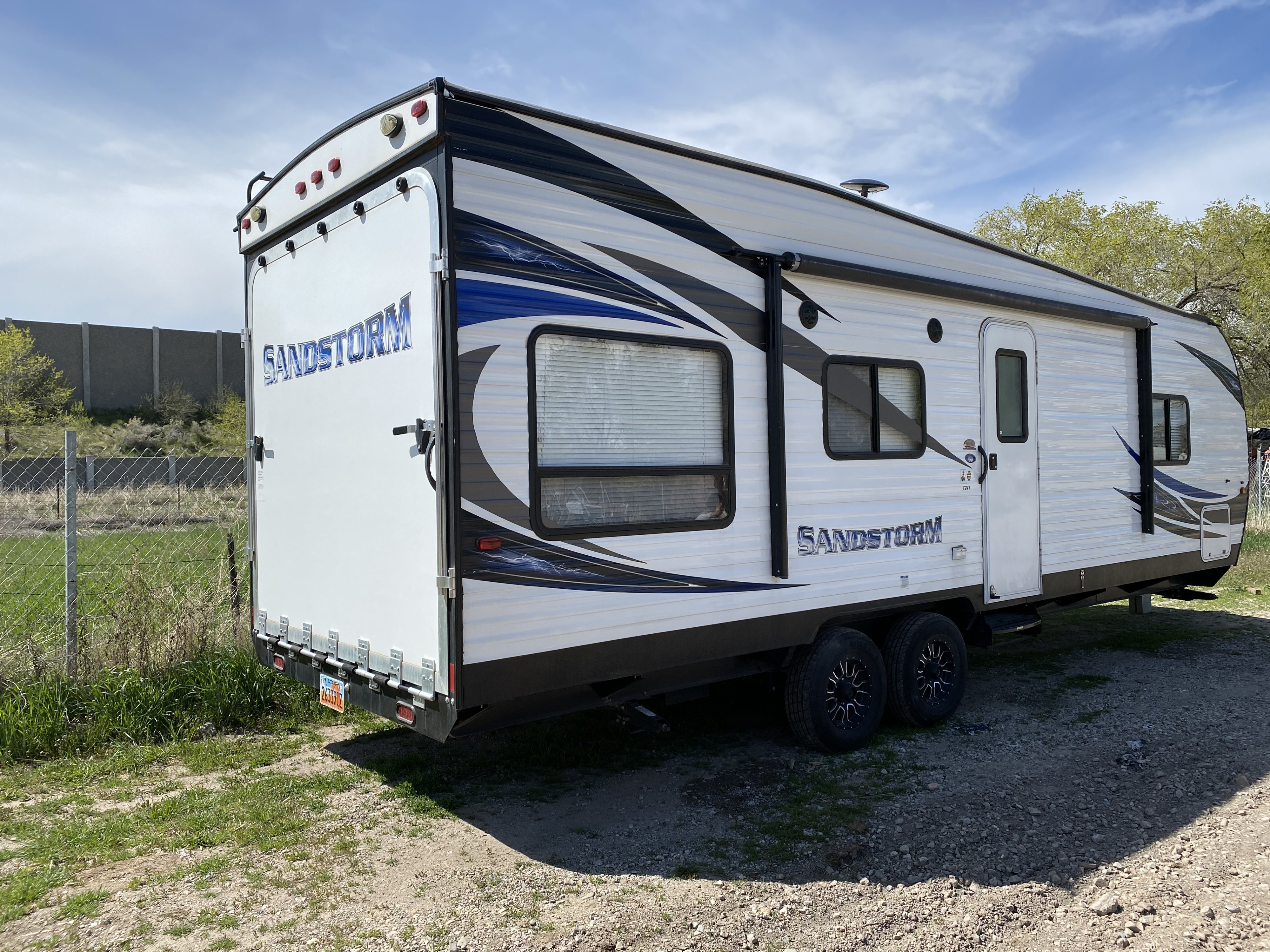 Toy hauler RV Rental 