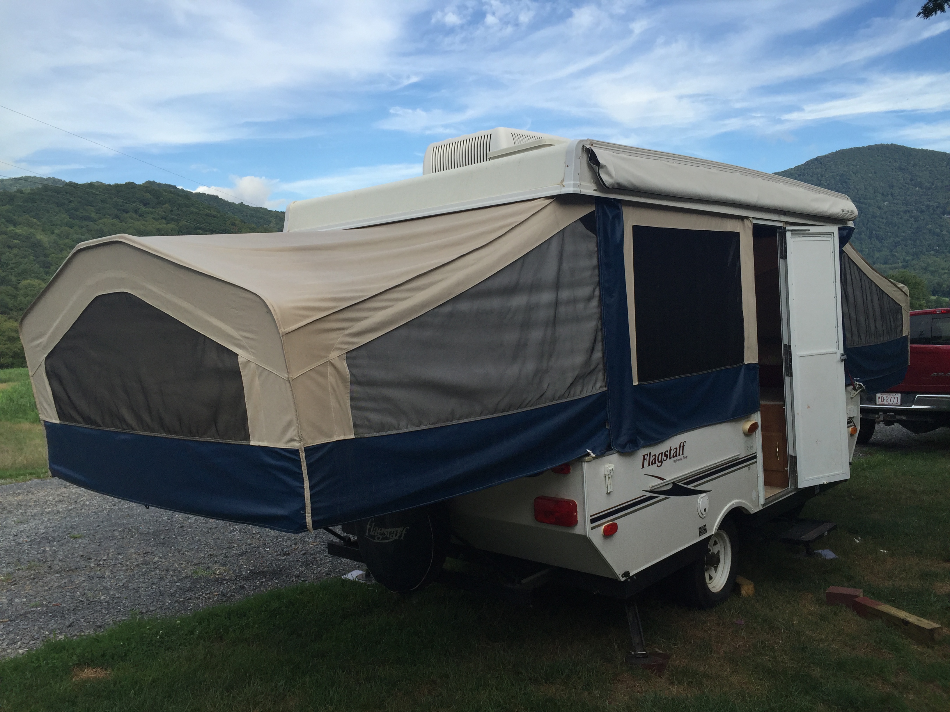 2006 Forest River Flagstaff Folding Trailer Rental in Waynesville , NC