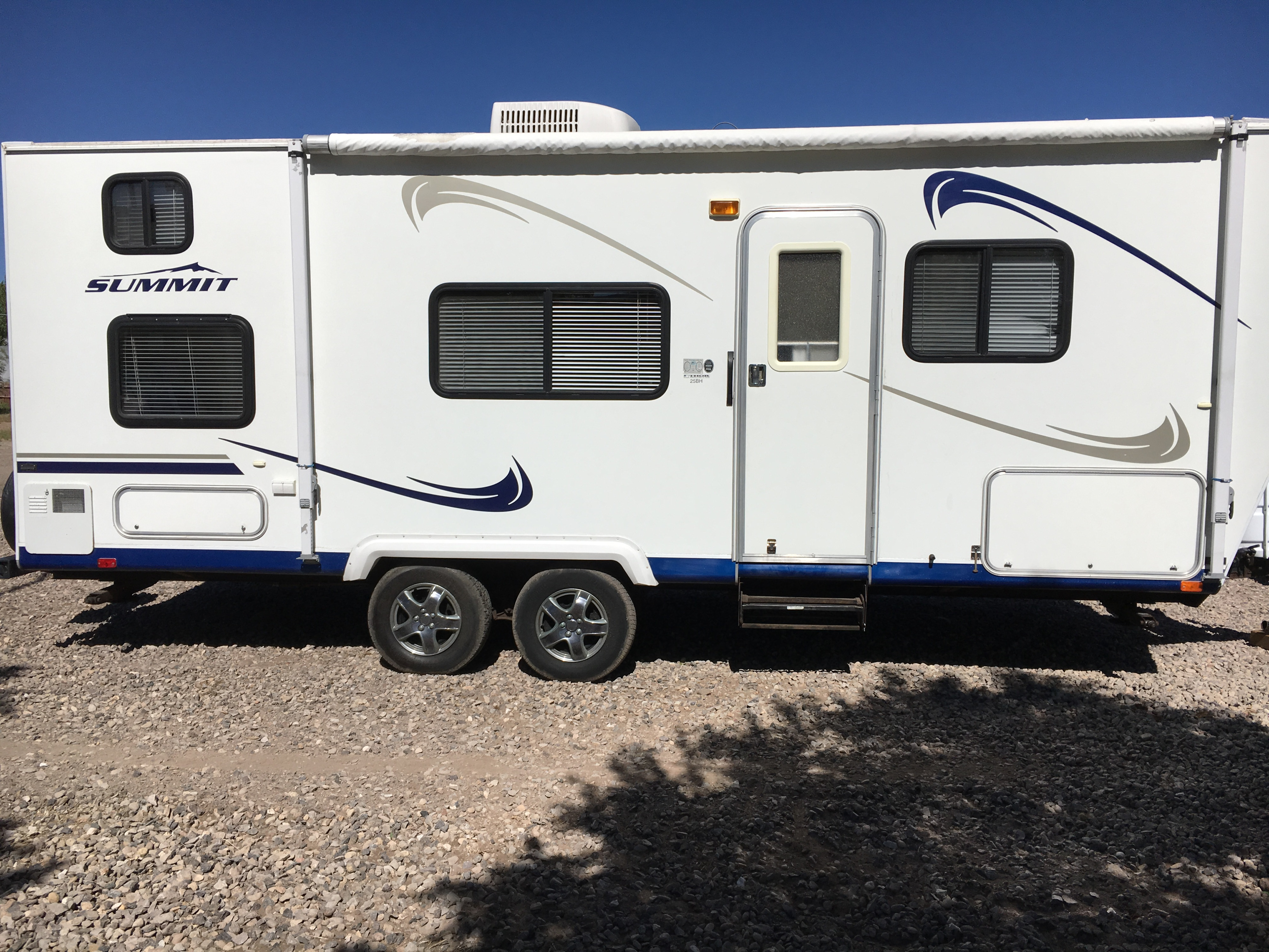 2006 Thor Motor Coach Summit Travel trailer Rental in Beaver, UT | Outdoorsy 2006 Thor Motor Coach Summit Travel trailer Rental in Beaver, UT | Outdoorsy
