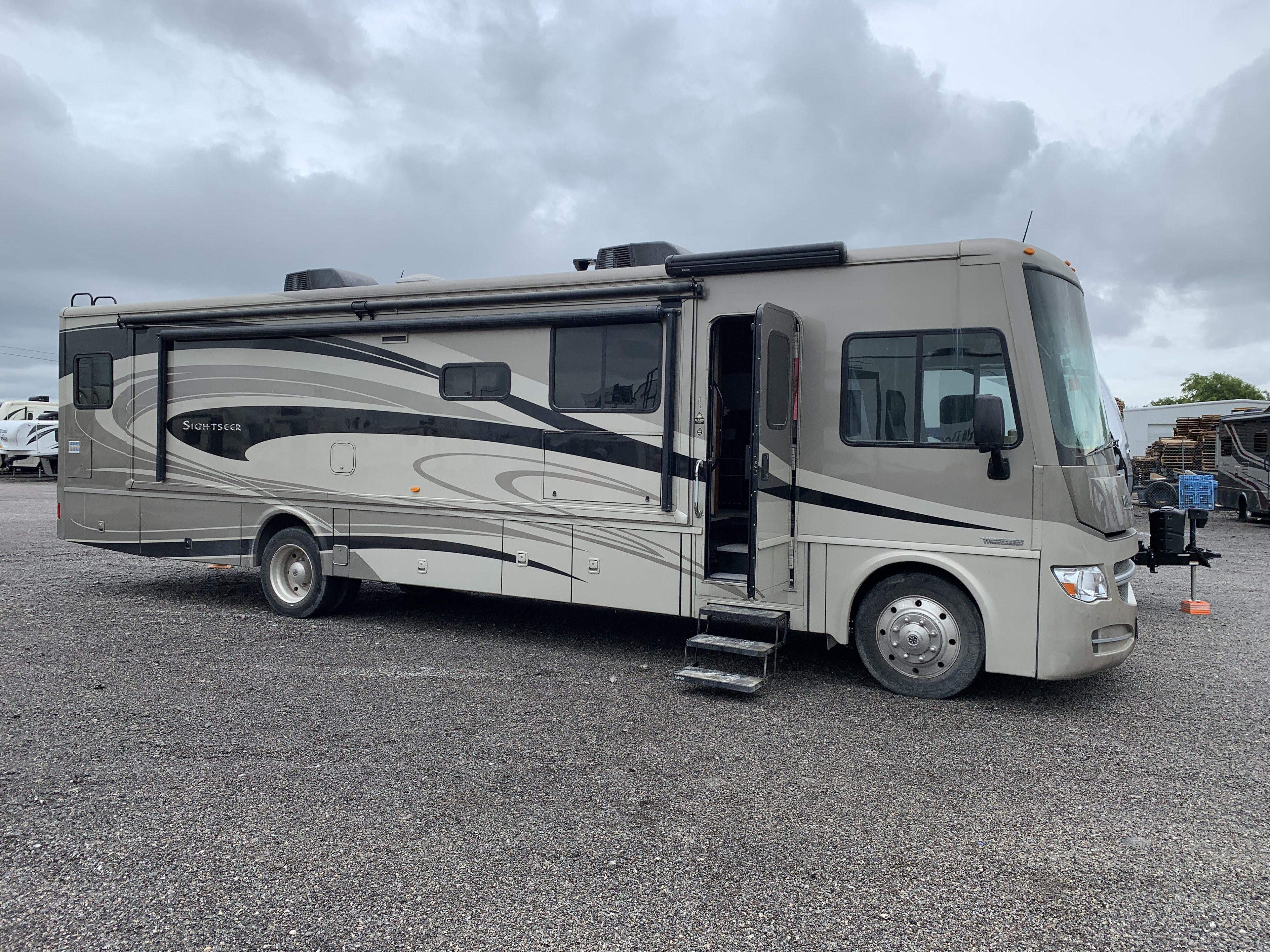 2016 Winnebago Sightseer Class A Rental in Fort Worth, TX | Outdoorsy