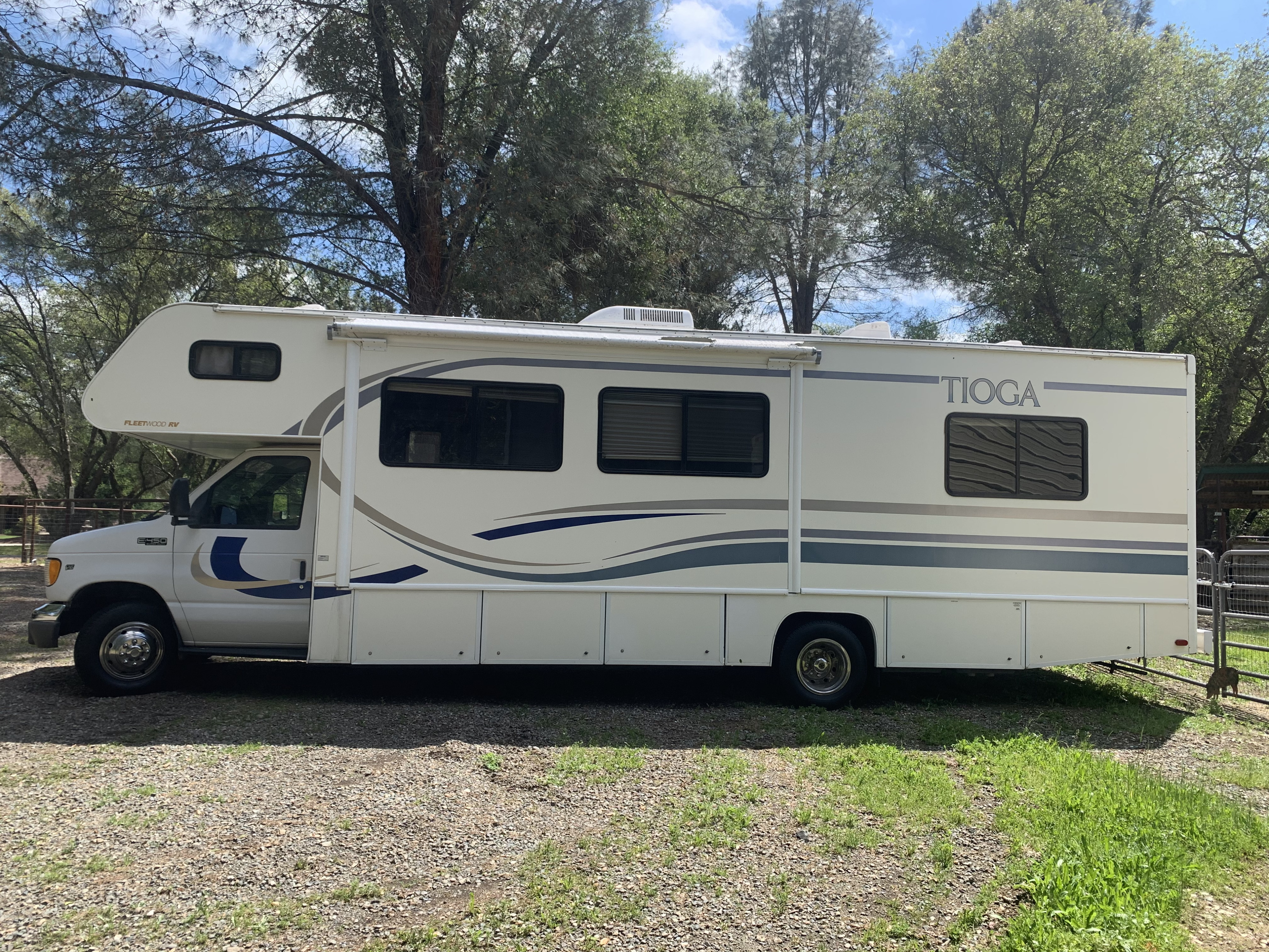 2000 Ford Tioga Class C Rental in Lincoln, CA Outdoorsy