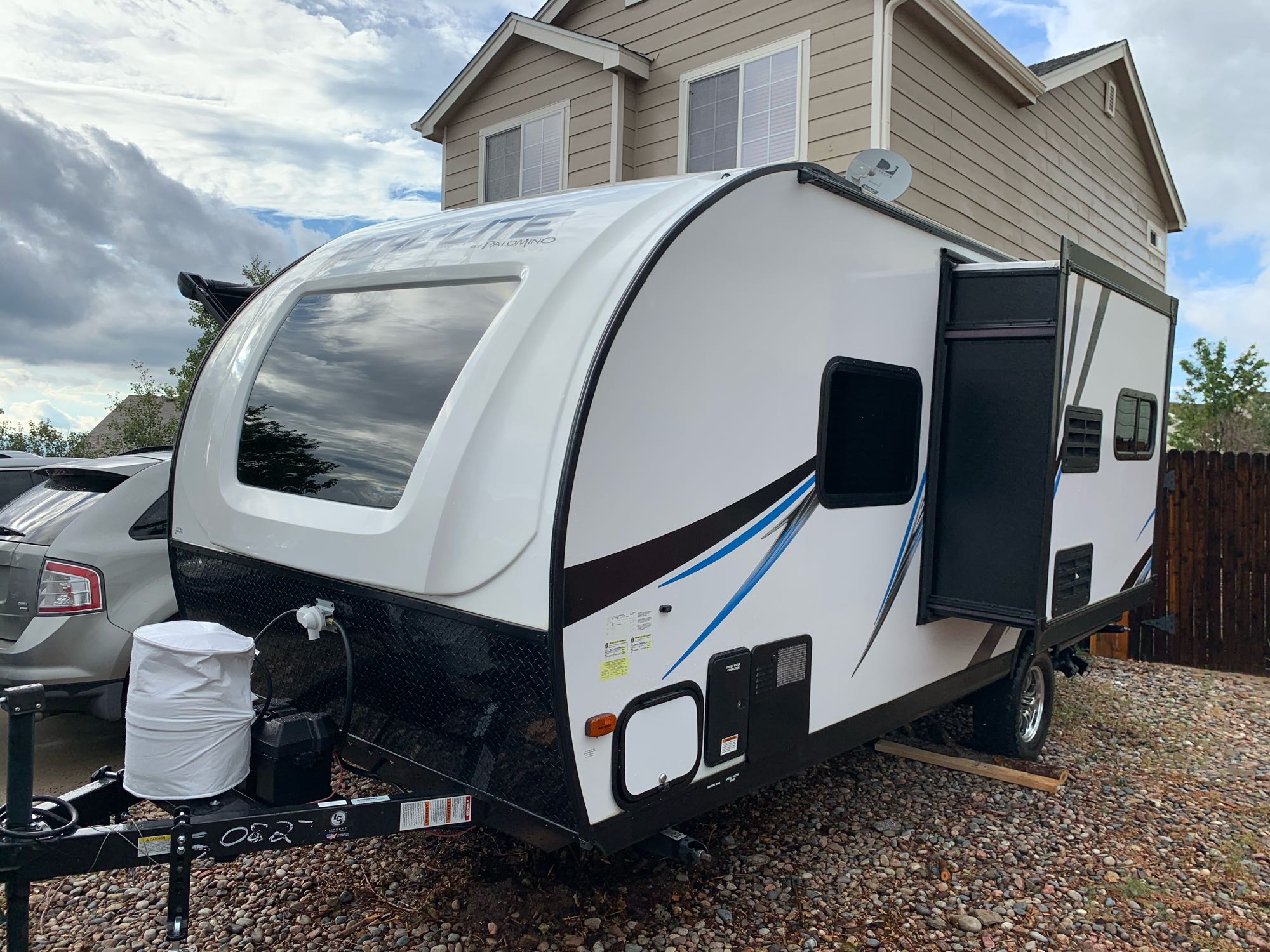 2019 Palomino RealLite Trailer Rental in Colorado Springs, CO Outdoorsy