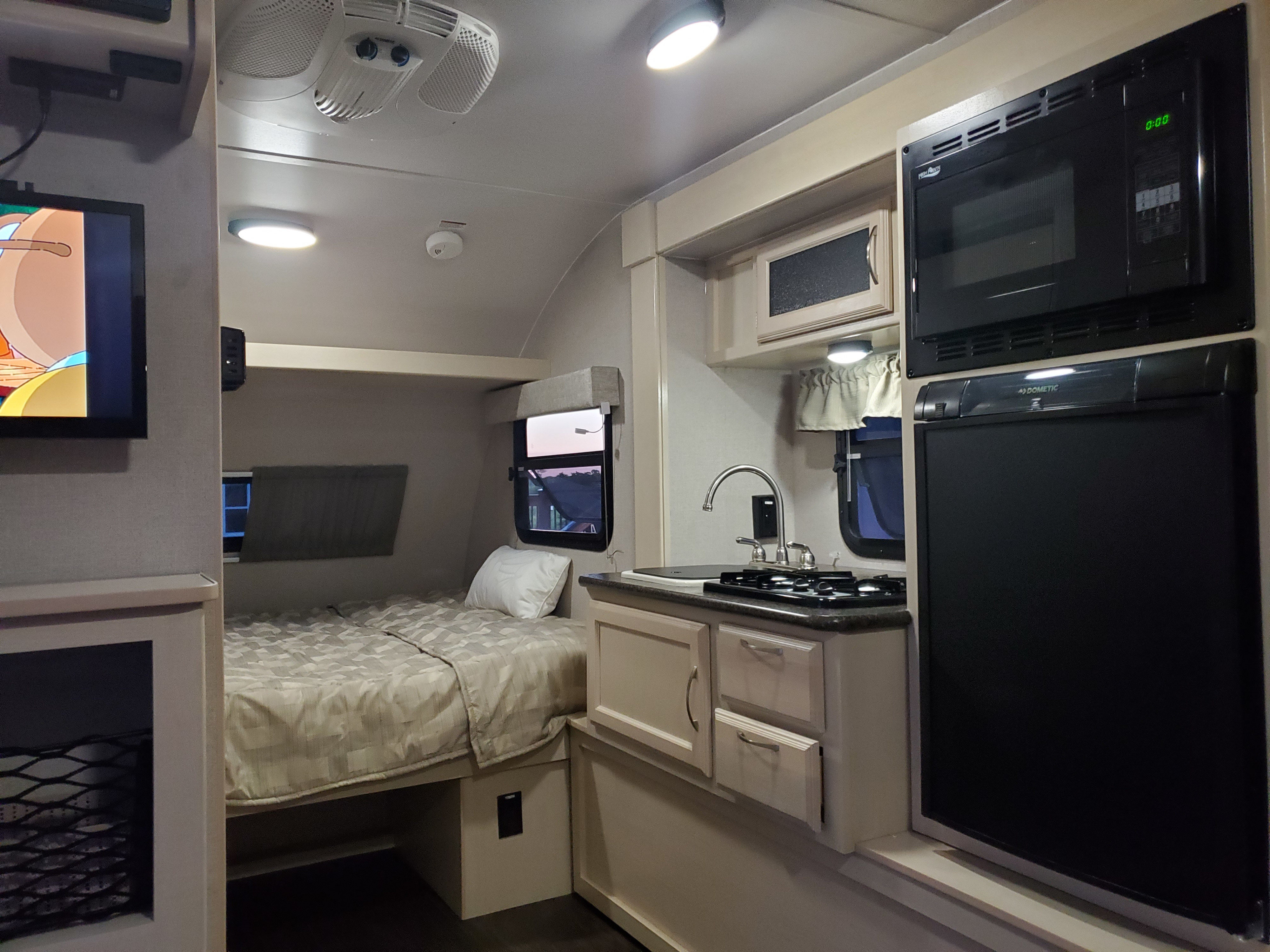 2018 Winnebago Minnie Drop Trailer Rental in Smithville, ON Outdoorsy