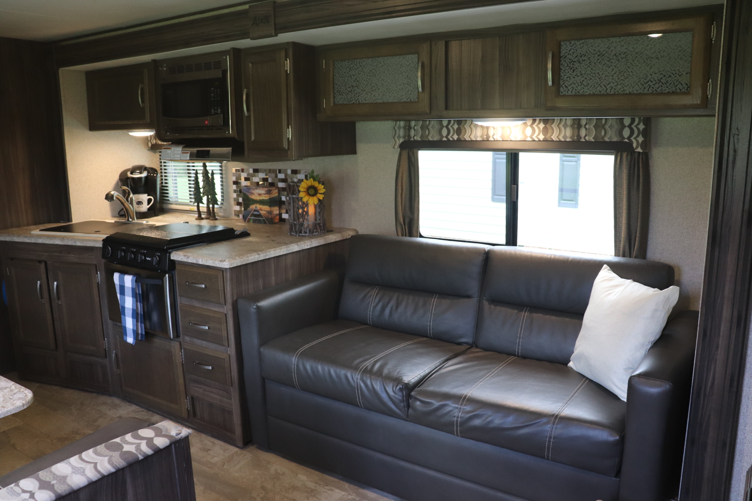 2017 Coachmen Apex Trailer Rental in Louisburg, NC Outdoorsy