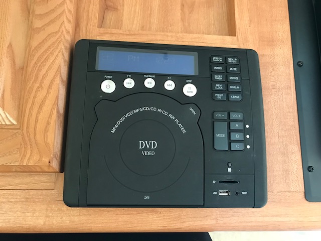 This RV rental includes a built-in multi-format DVD/CD media player, offering entertainment options with USB/SD inputs.. Rockwood Roo 2011