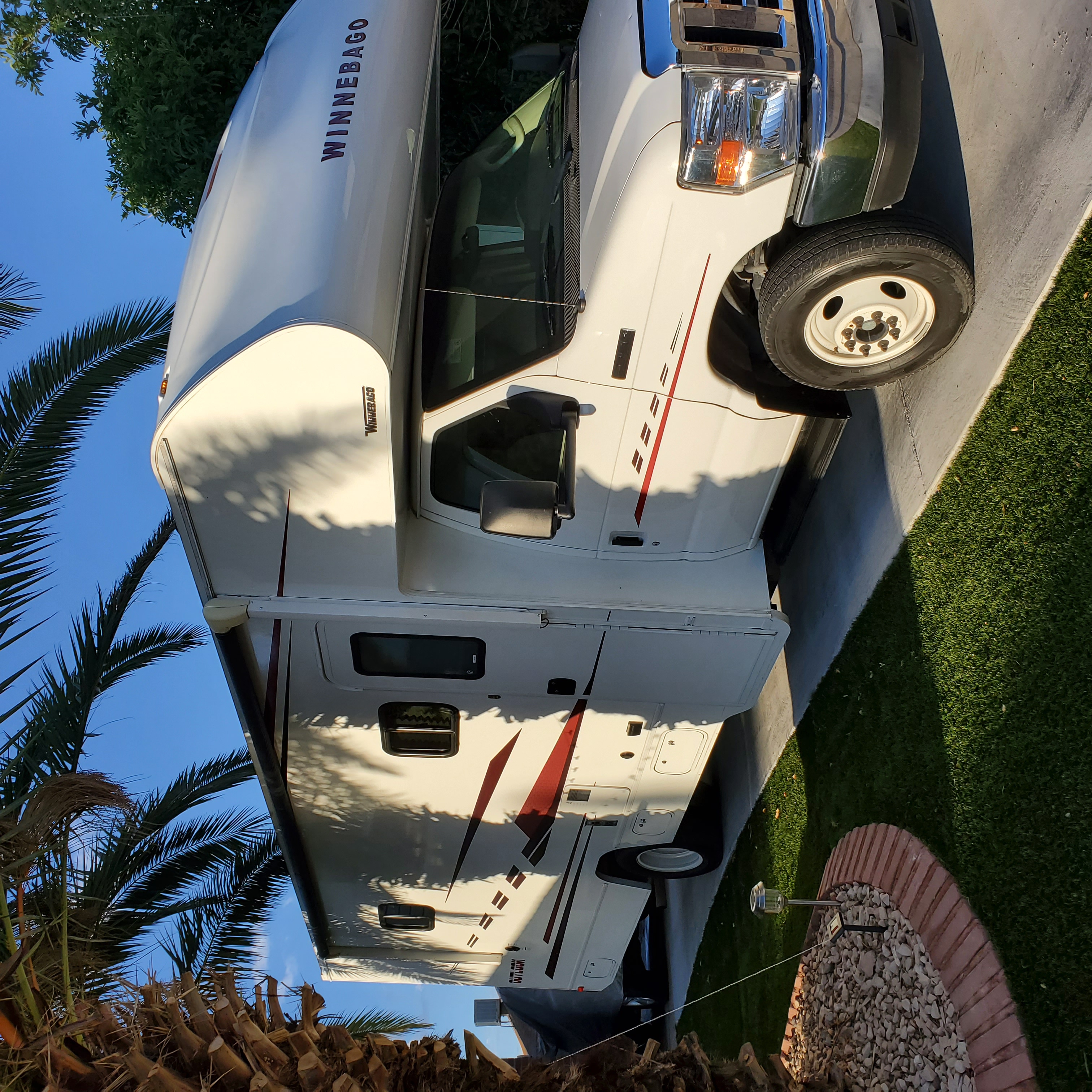 2019 Winnebago Outlook
